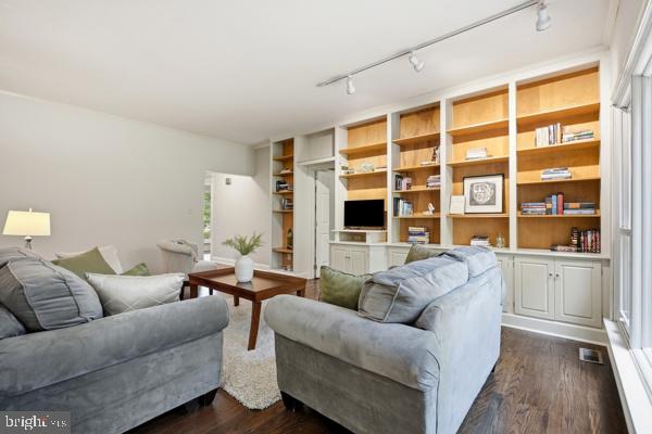 HIDEAWAY HILLS - Residential