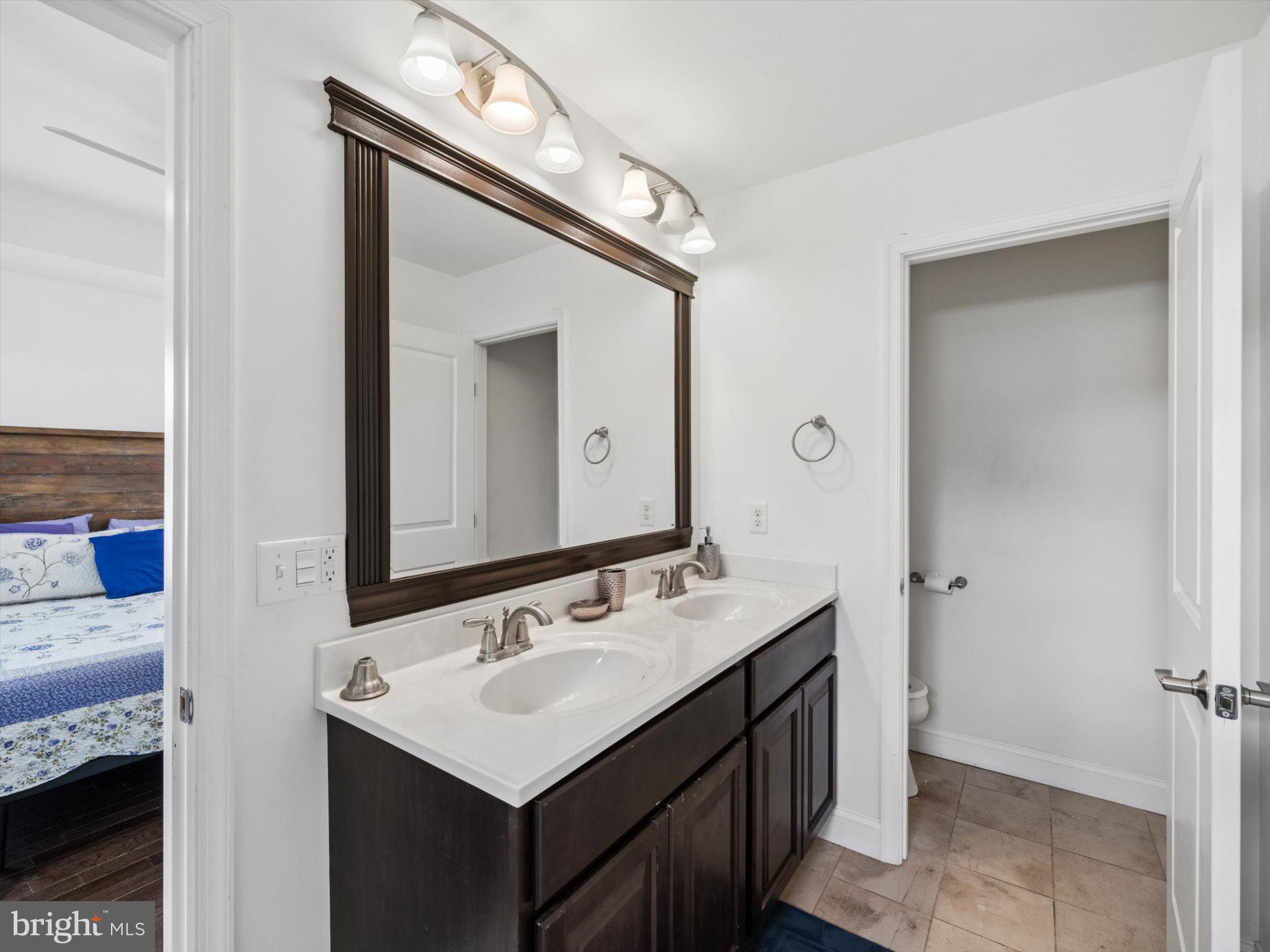 FIELDSTONE VILLAGE - Residential