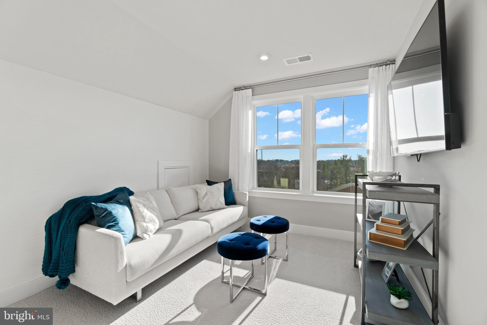 WHITE OAKS FARM - Residential