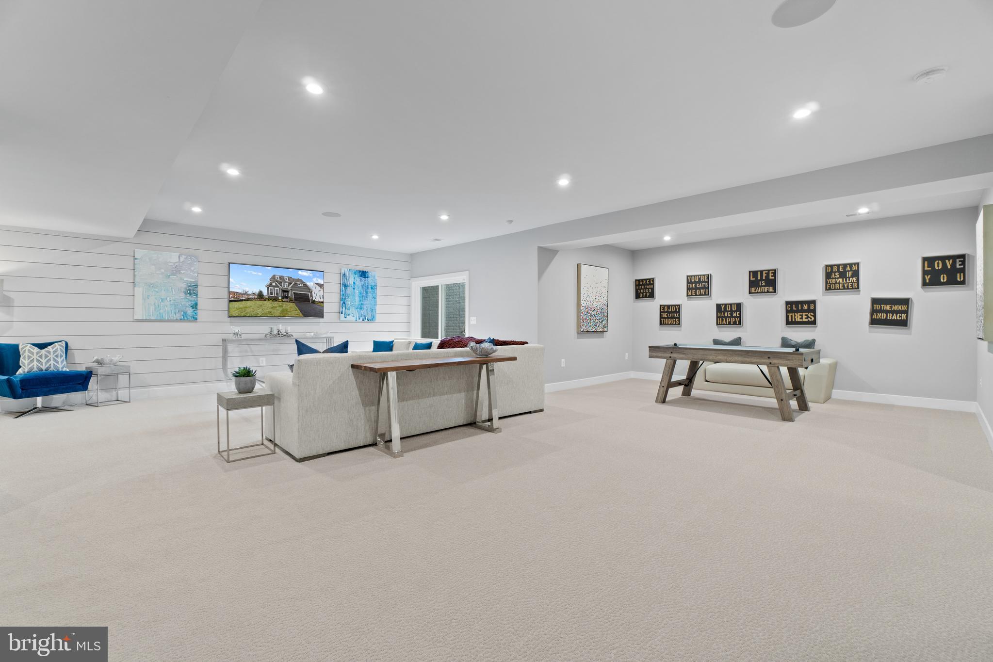 WHITE OAKS FARM - Residential