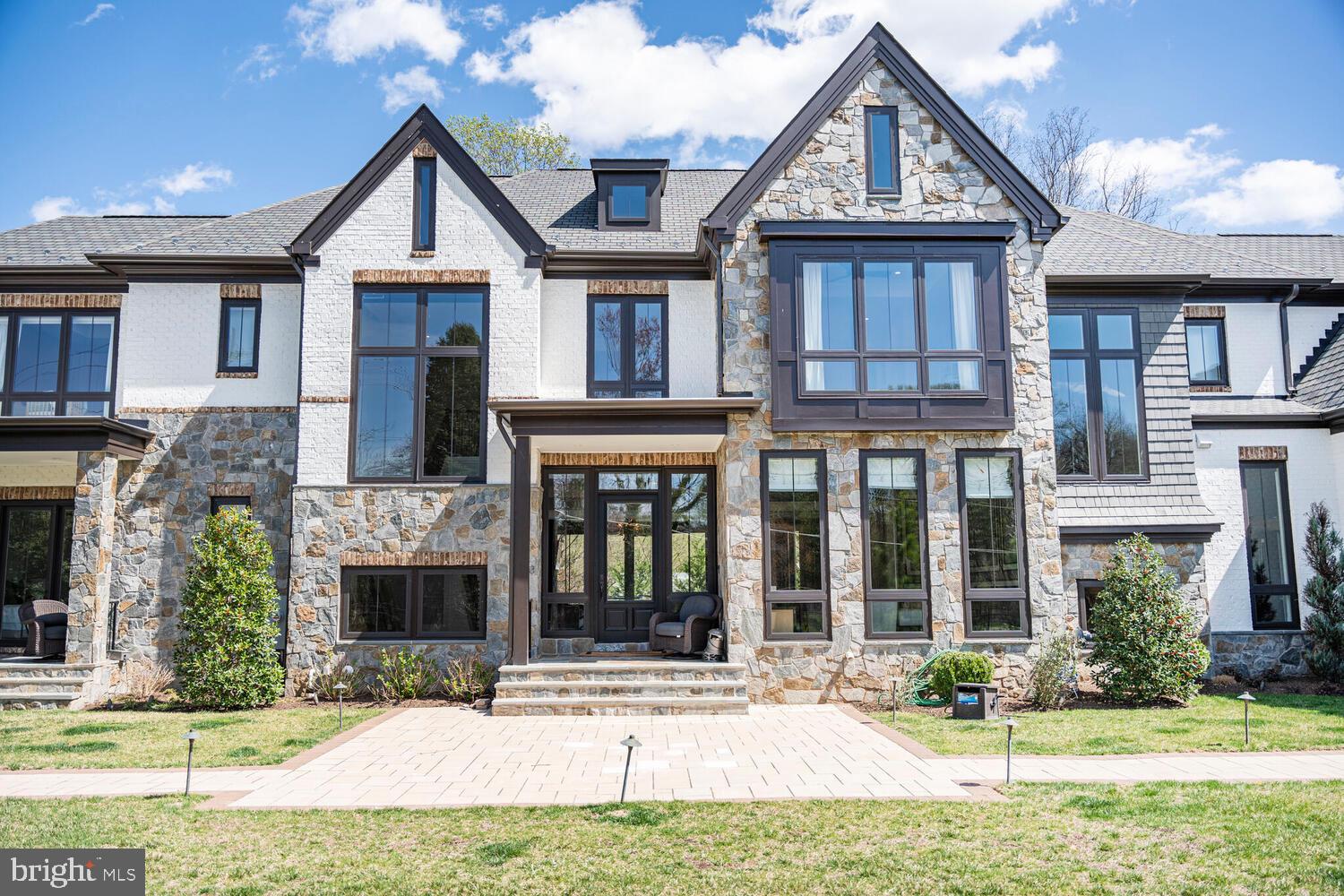 ROLLING VALLEY - Residential