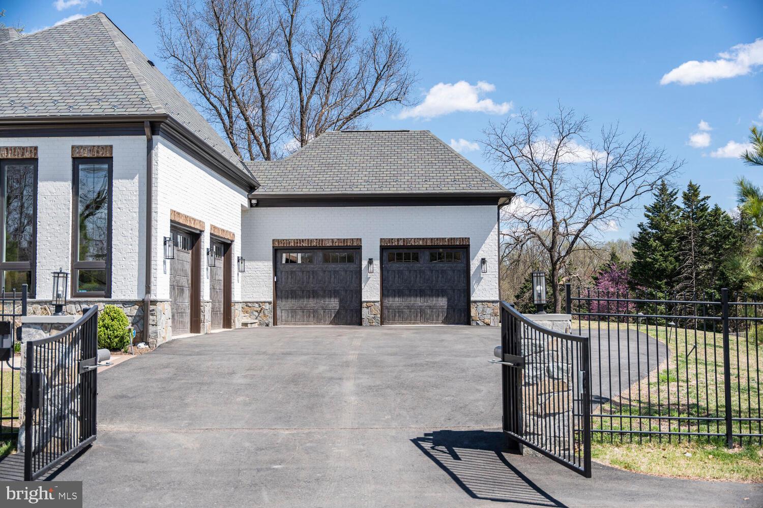 ROLLING VALLEY - Residential