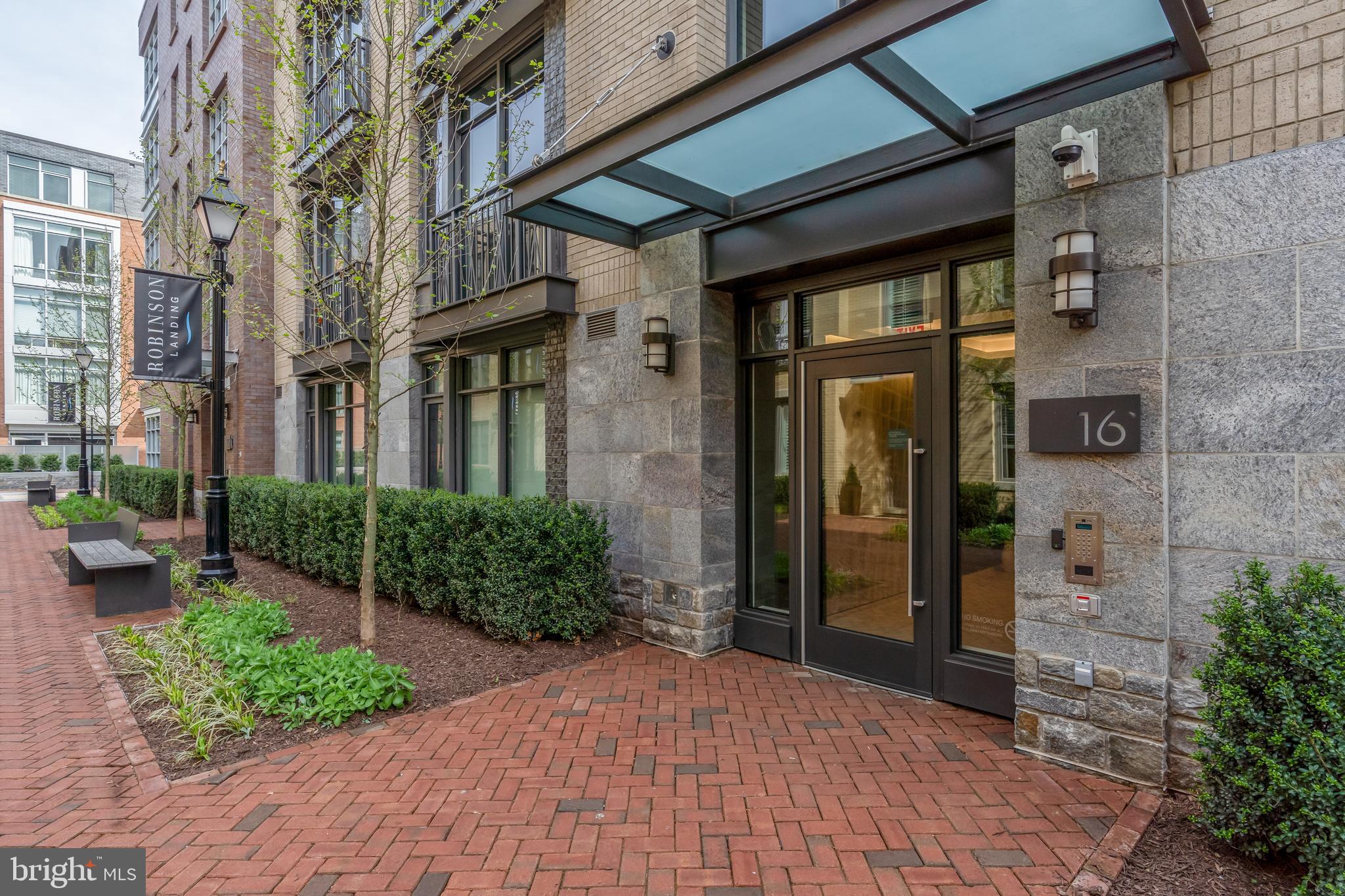 ROBINSON LANDING - Residential