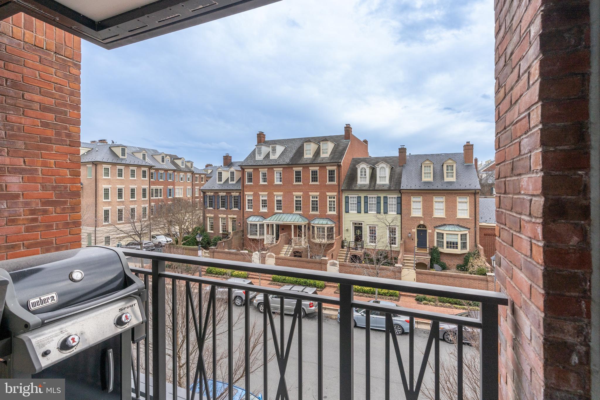 ROBINSON LANDING - Residential