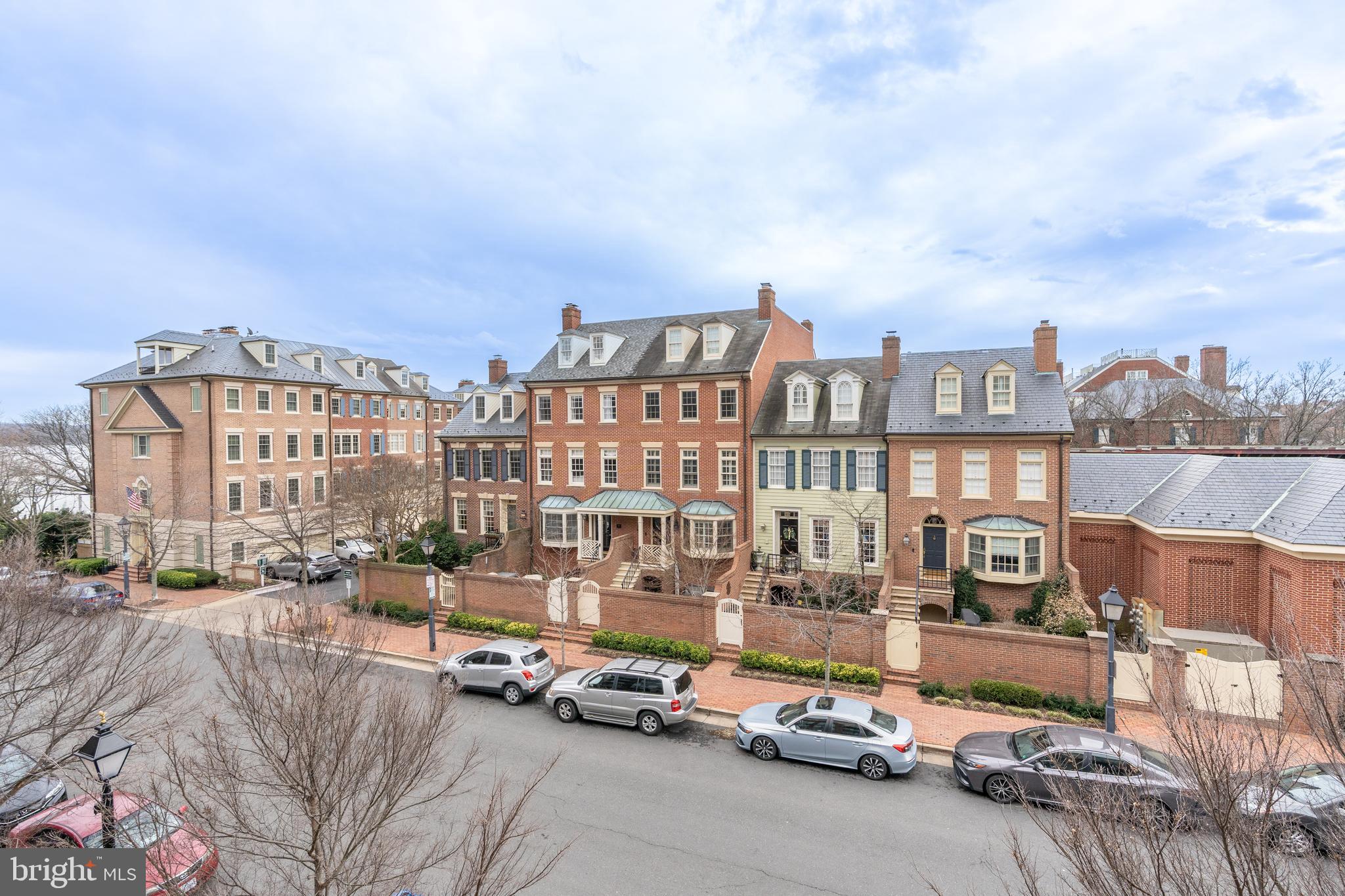 ROBINSON LANDING - Residential