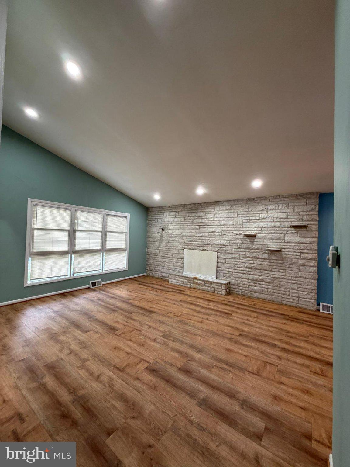 PHILADELPHIA (NORTHEAST) - Residential