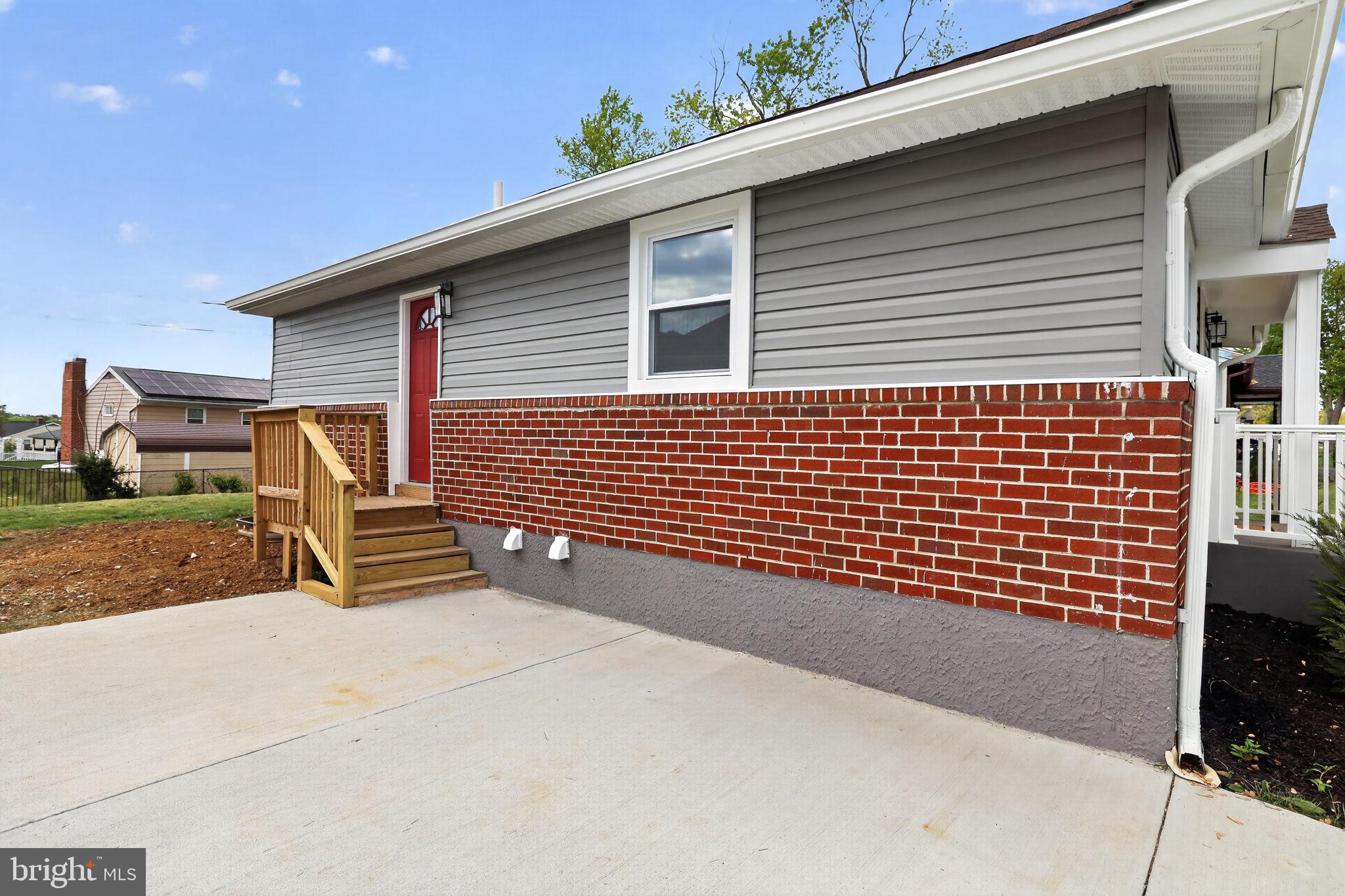 WINDSOR FARMS - Residential