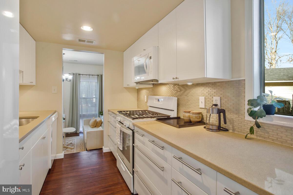 LAKE RIDGE - Residential