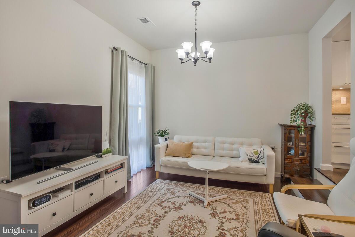 LAKE RIDGE - Residential