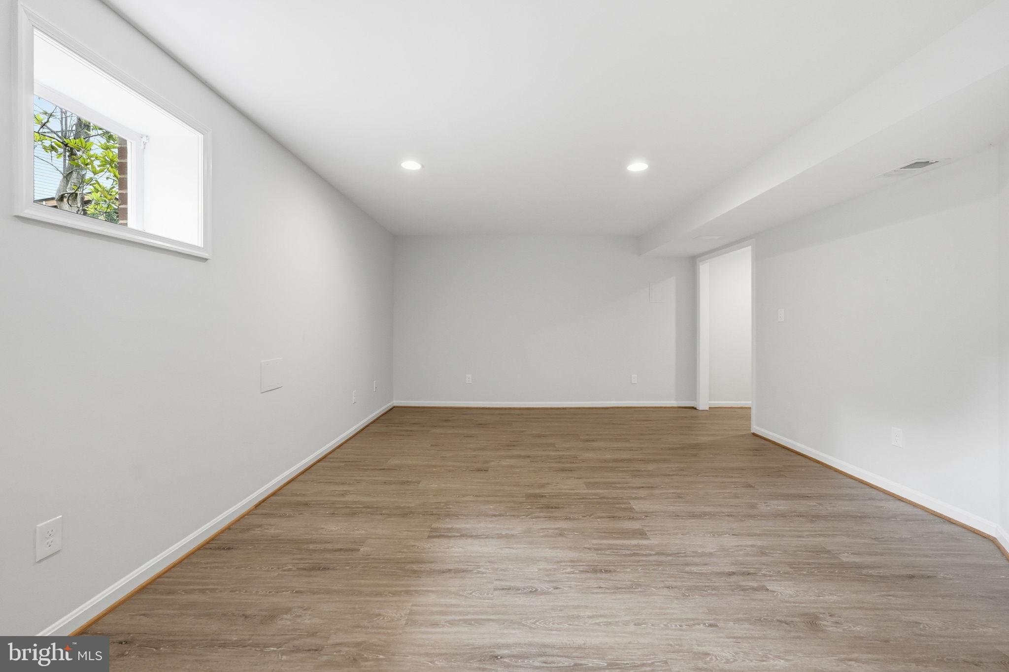 FOX MILL WOODS - Residential