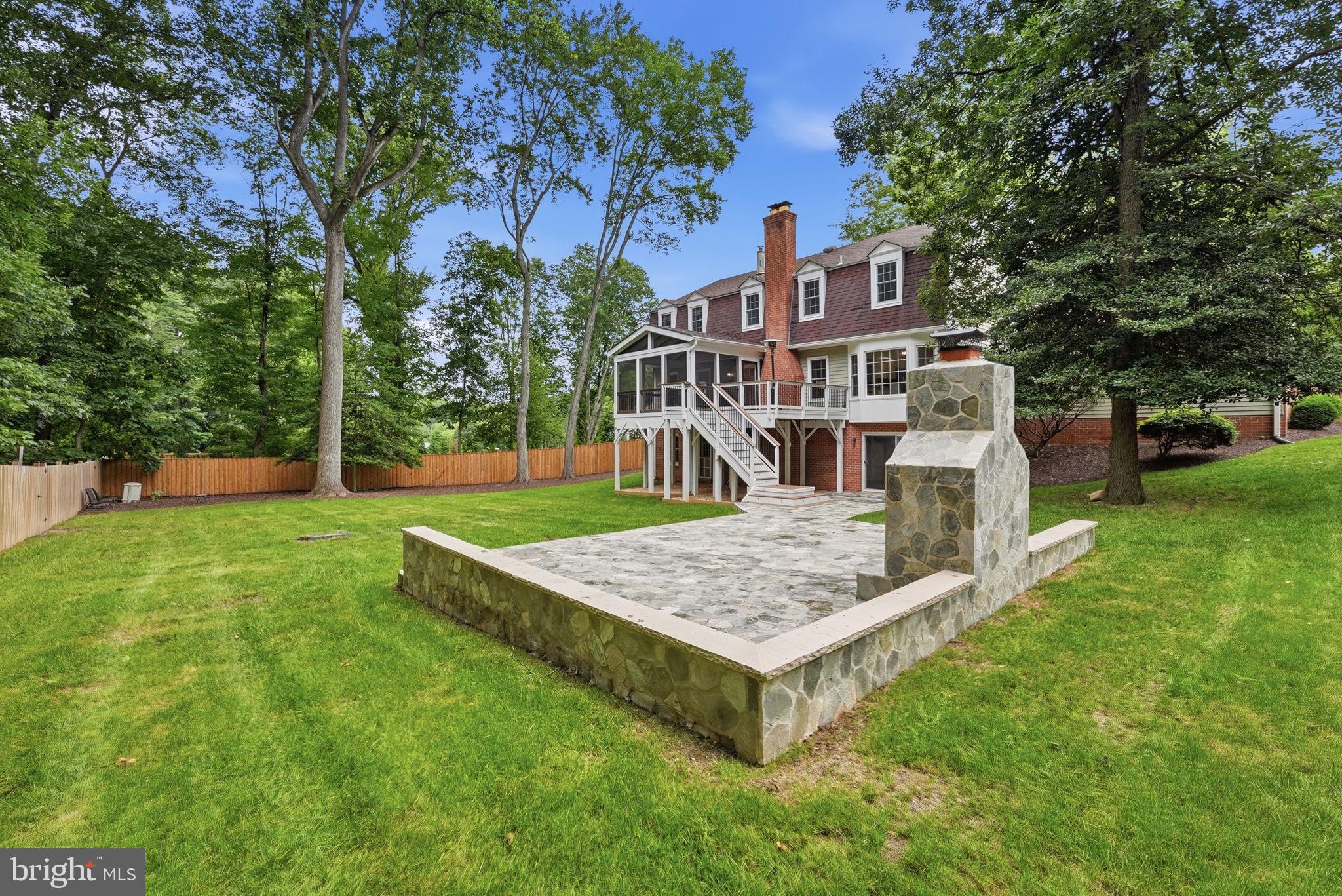 FOX MILL WOODS - Residential