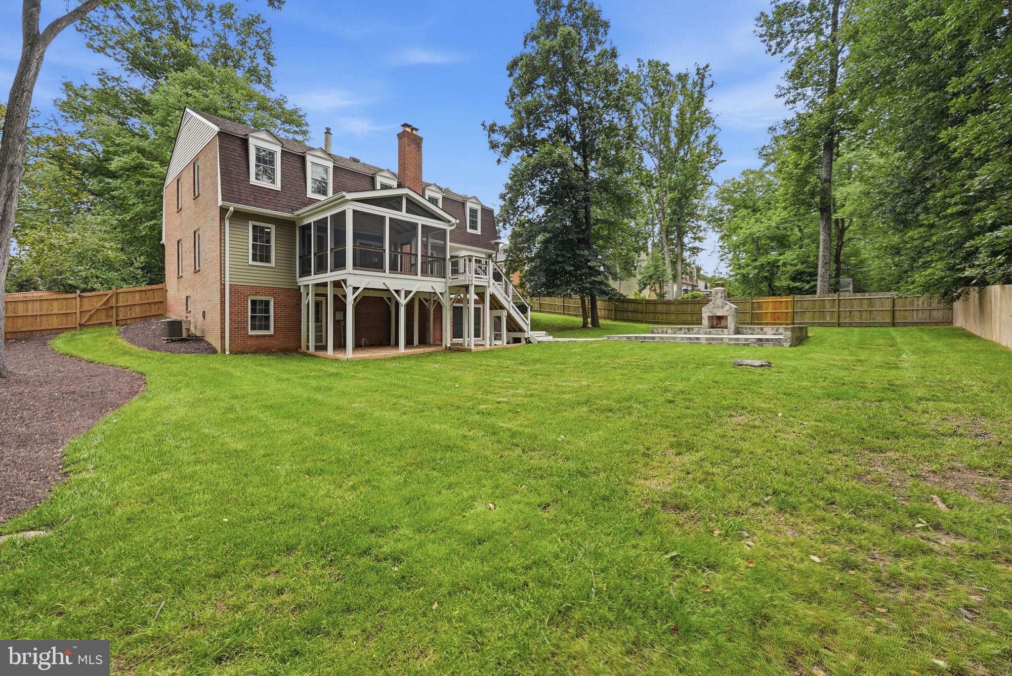 FOX MILL WOODS - Residential