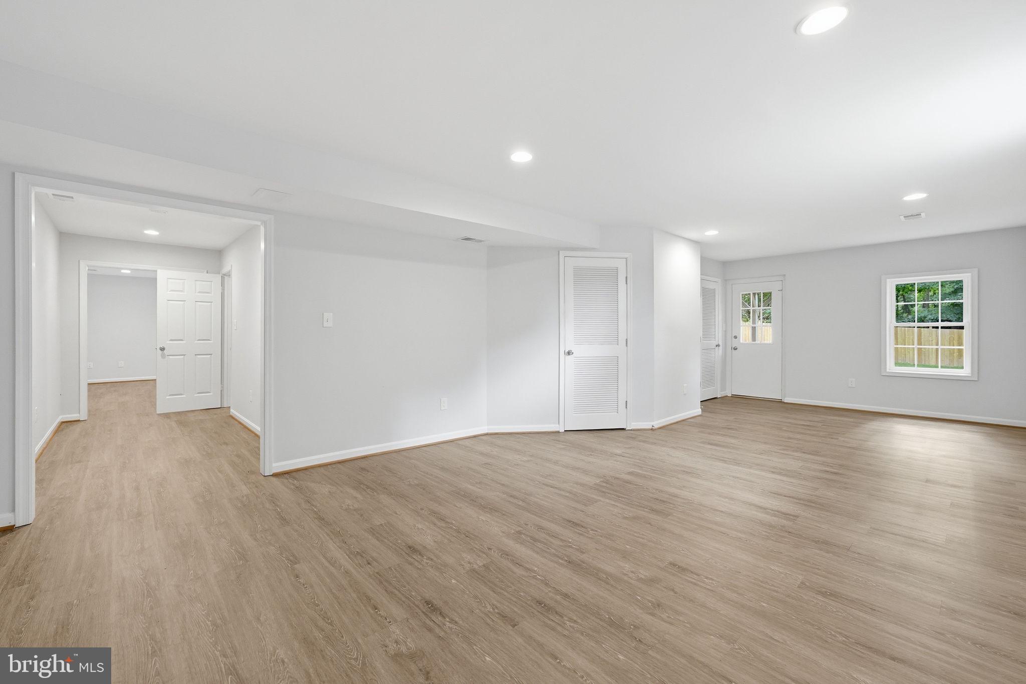 FOX MILL WOODS - Residential
