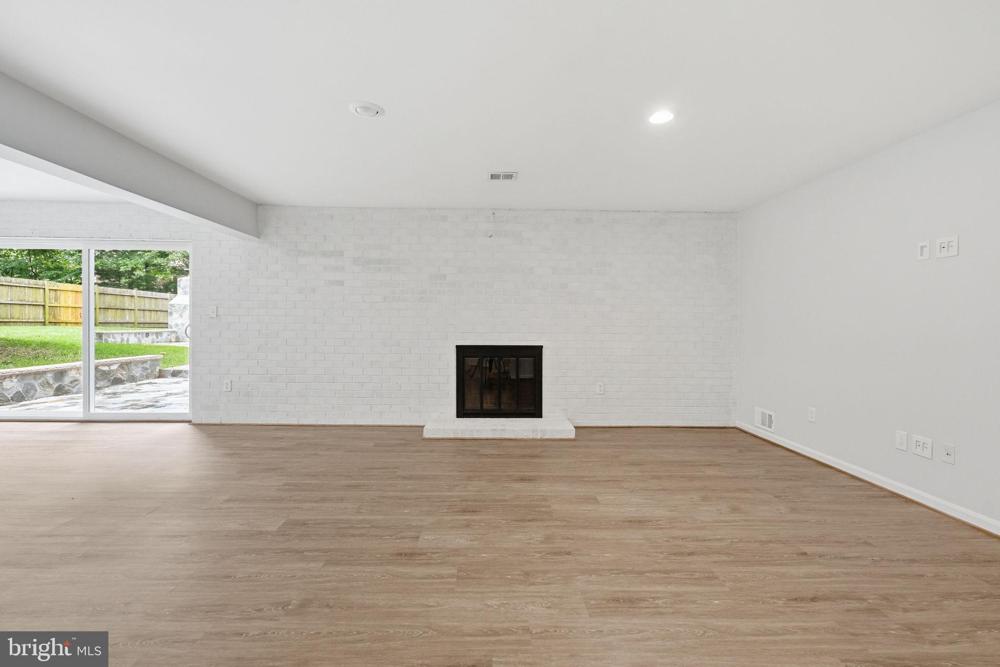 FOX MILL WOODS - Residential