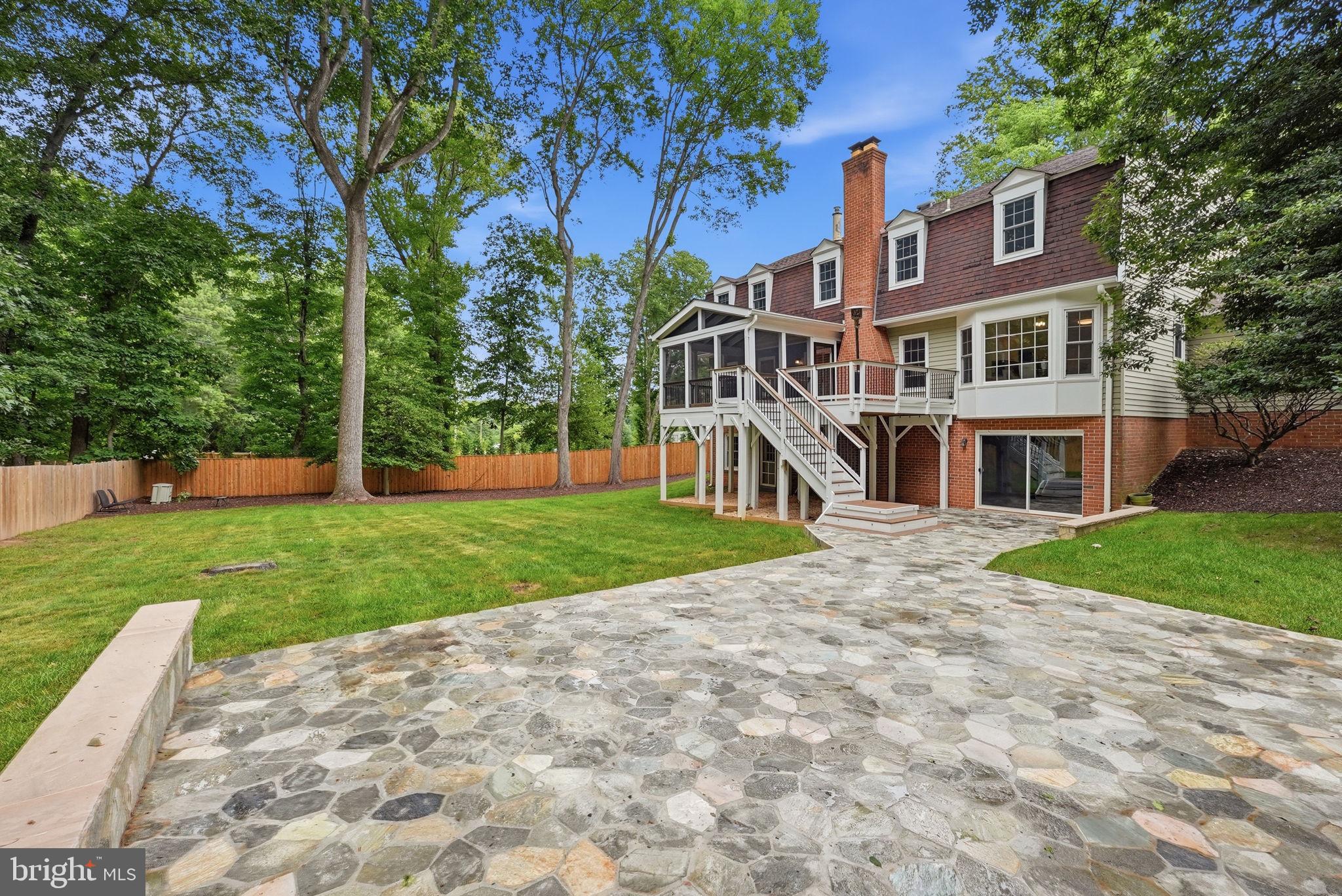 FOX MILL WOODS - Residential
