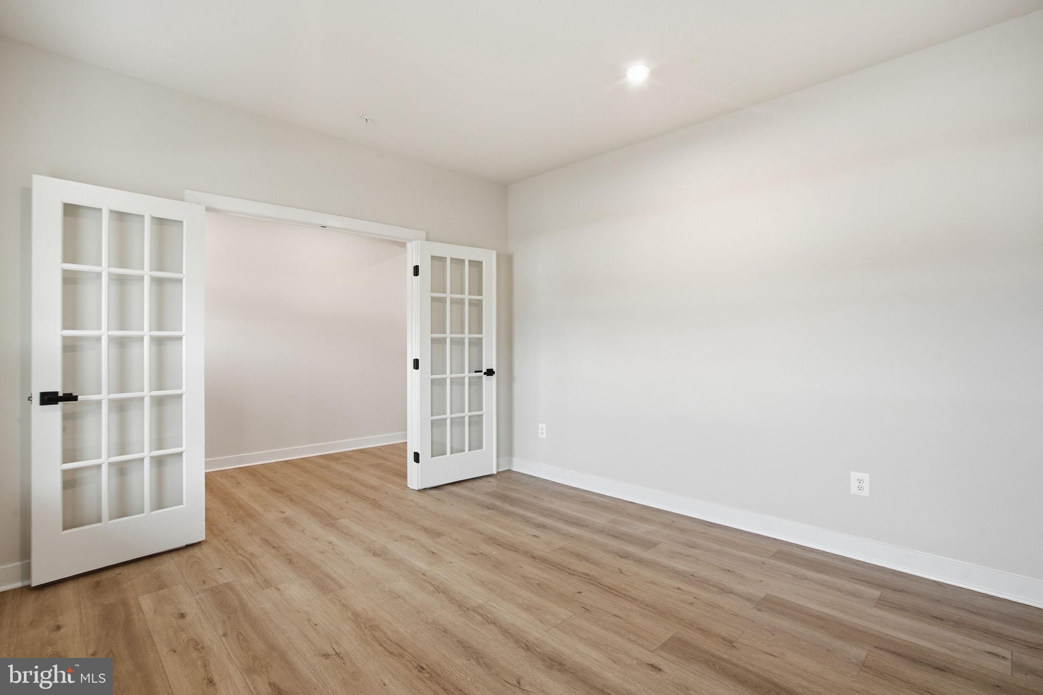 PERRY'S RETREAT - Residential Lease