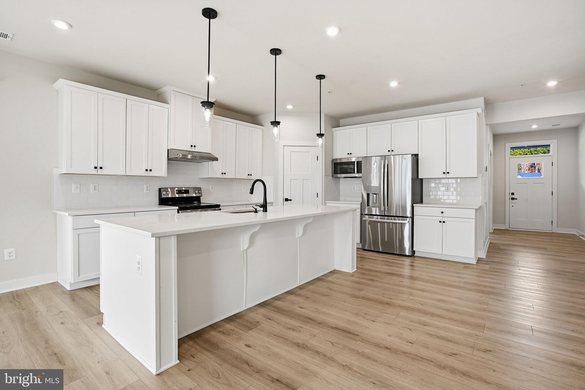 PERRY'S RETREAT - Residential Lease