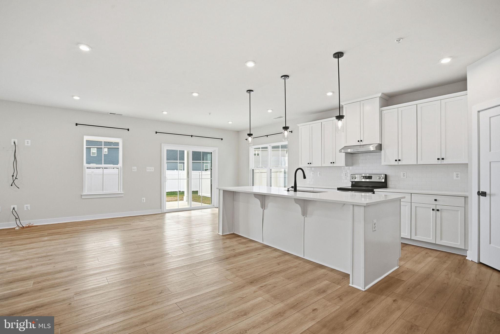 PERRY'S RETREAT - Residential Lease
