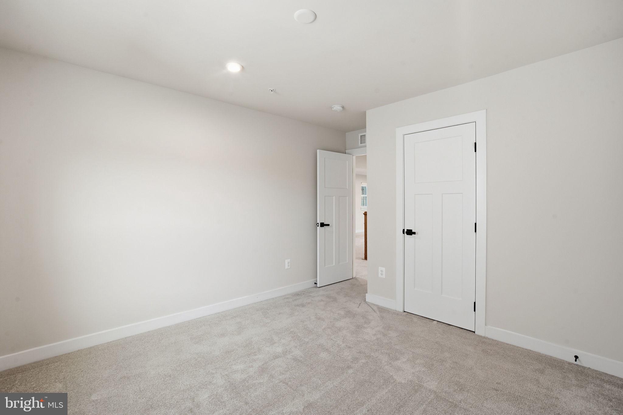 PERRY'S RETREAT - Residential Lease