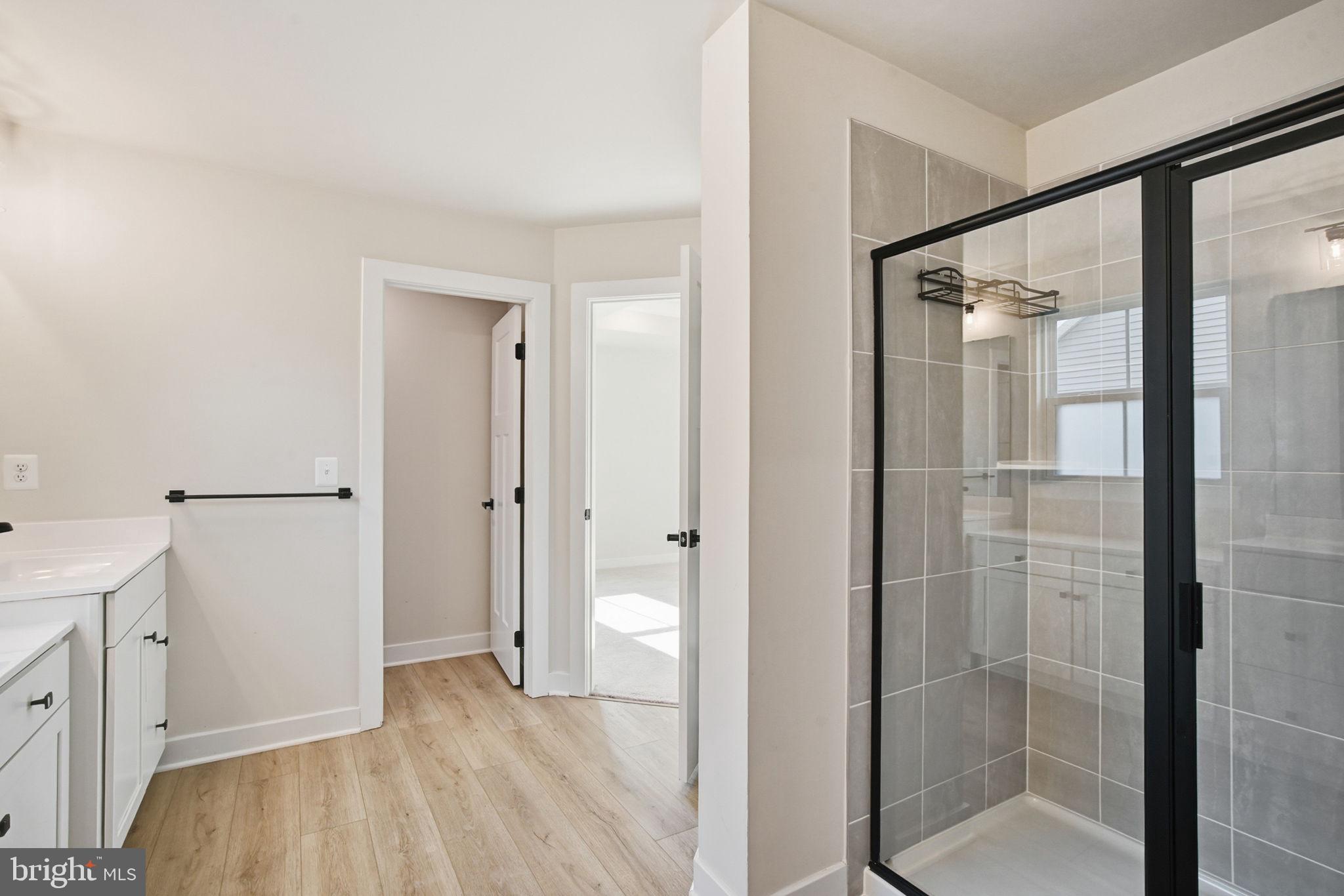 PERRY'S RETREAT - Residential Lease