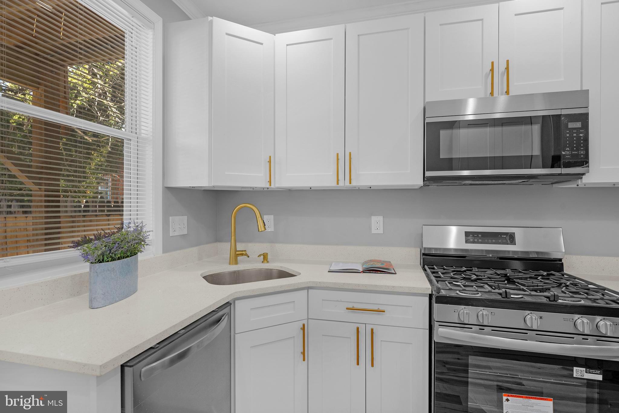 BROADWAY EAST - Residential