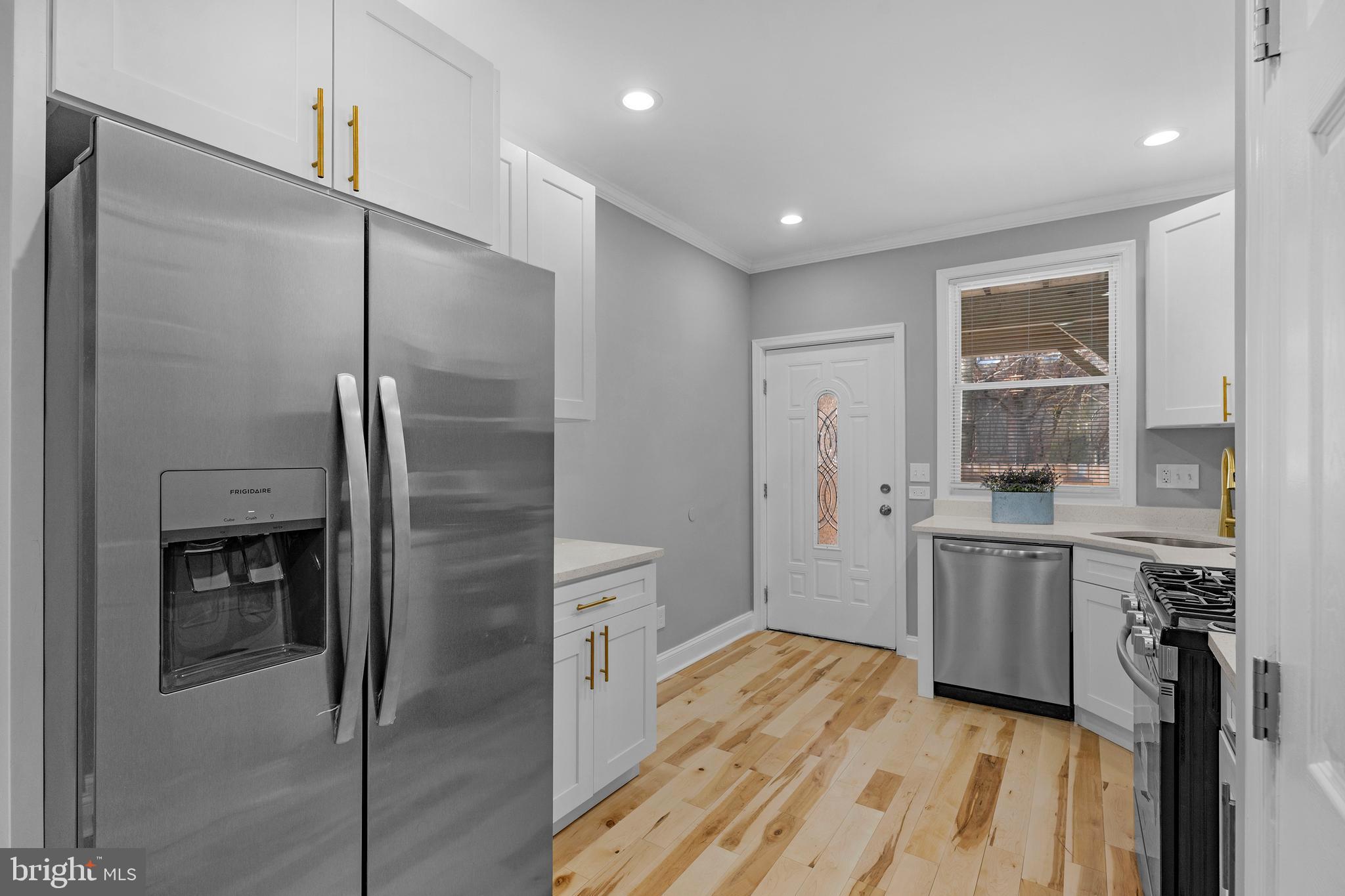 BROADWAY EAST - Residential