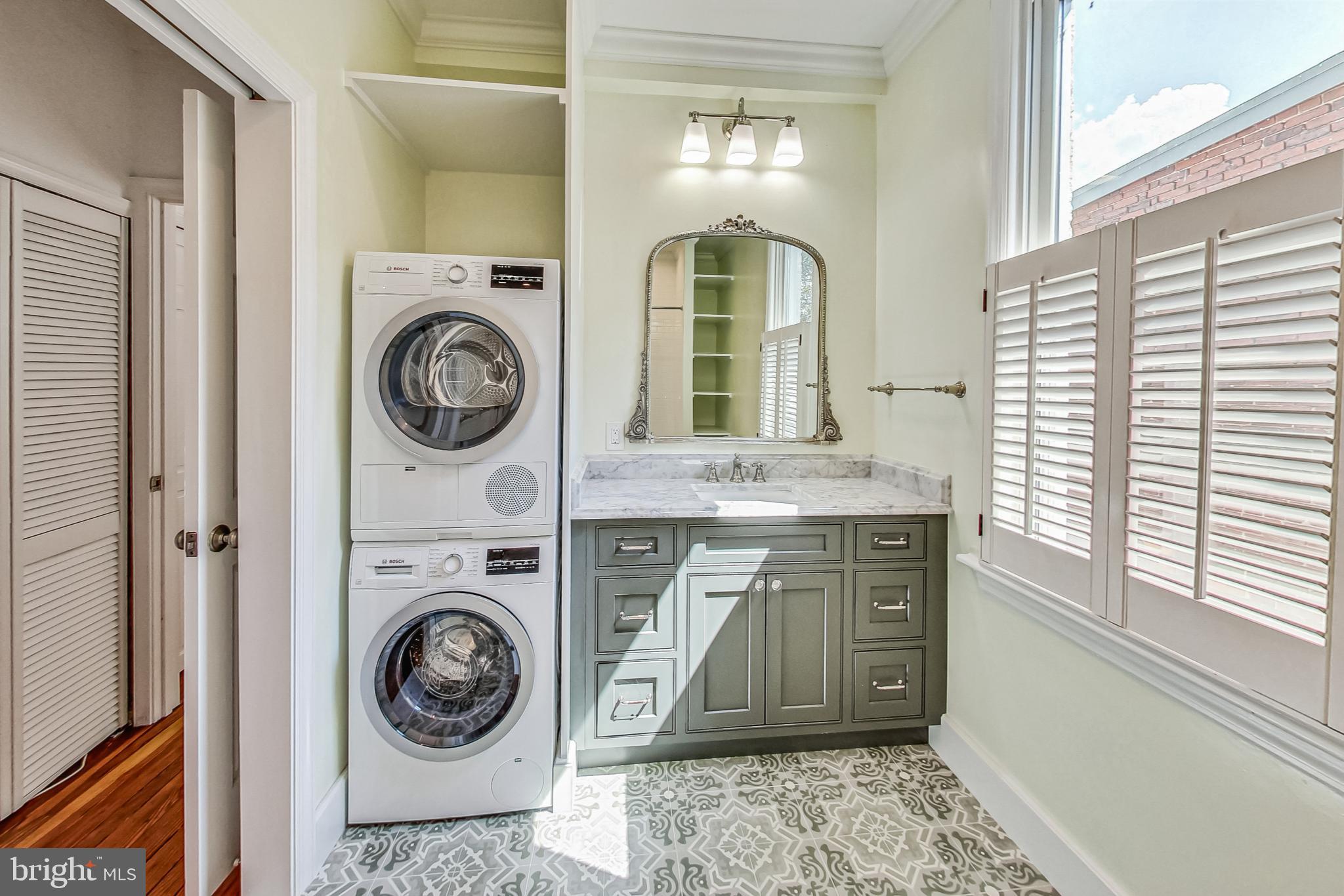 CAPITOL HILL - Residential