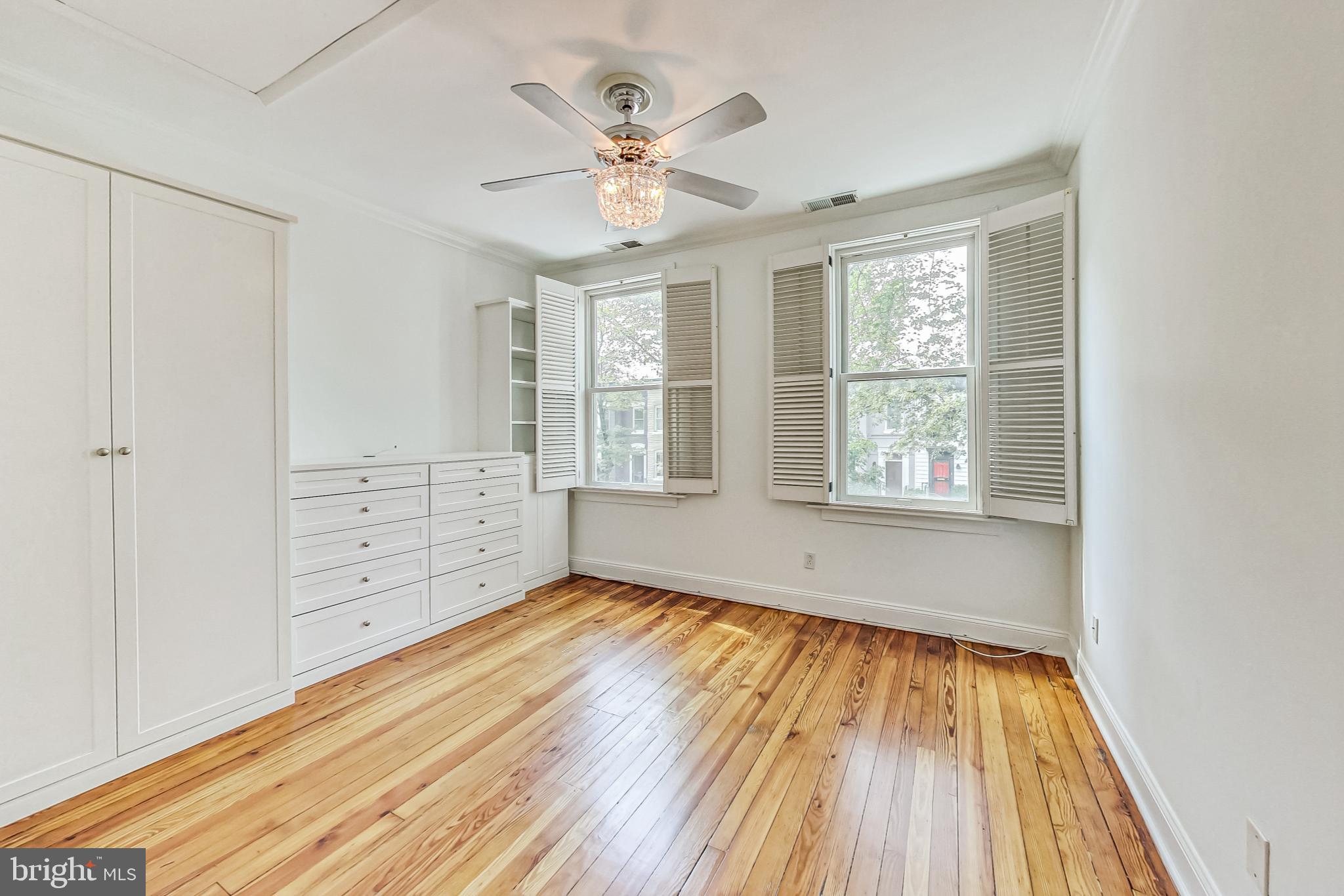 CAPITOL HILL - Residential