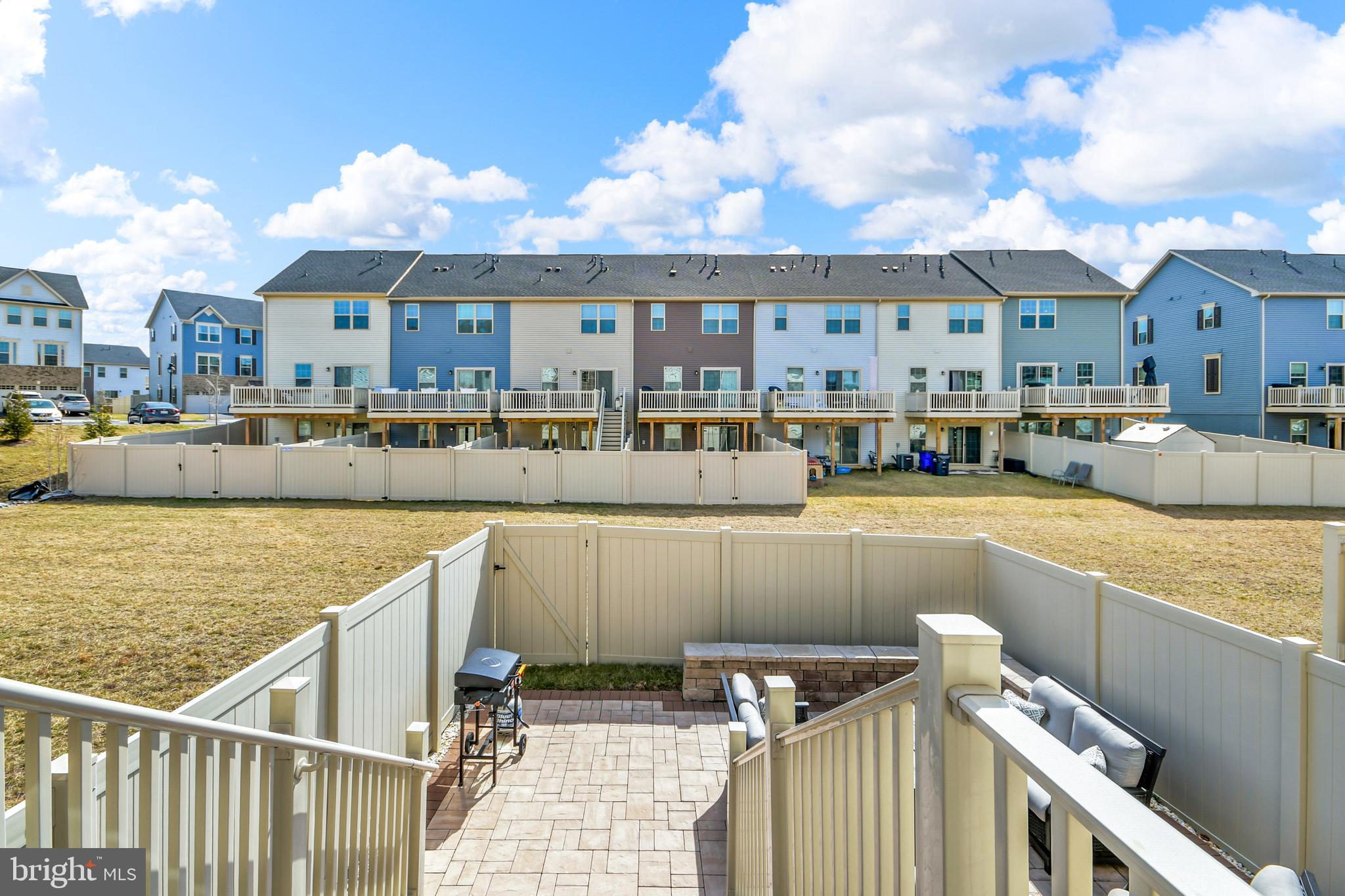 LAKE LINGANORE - Residential