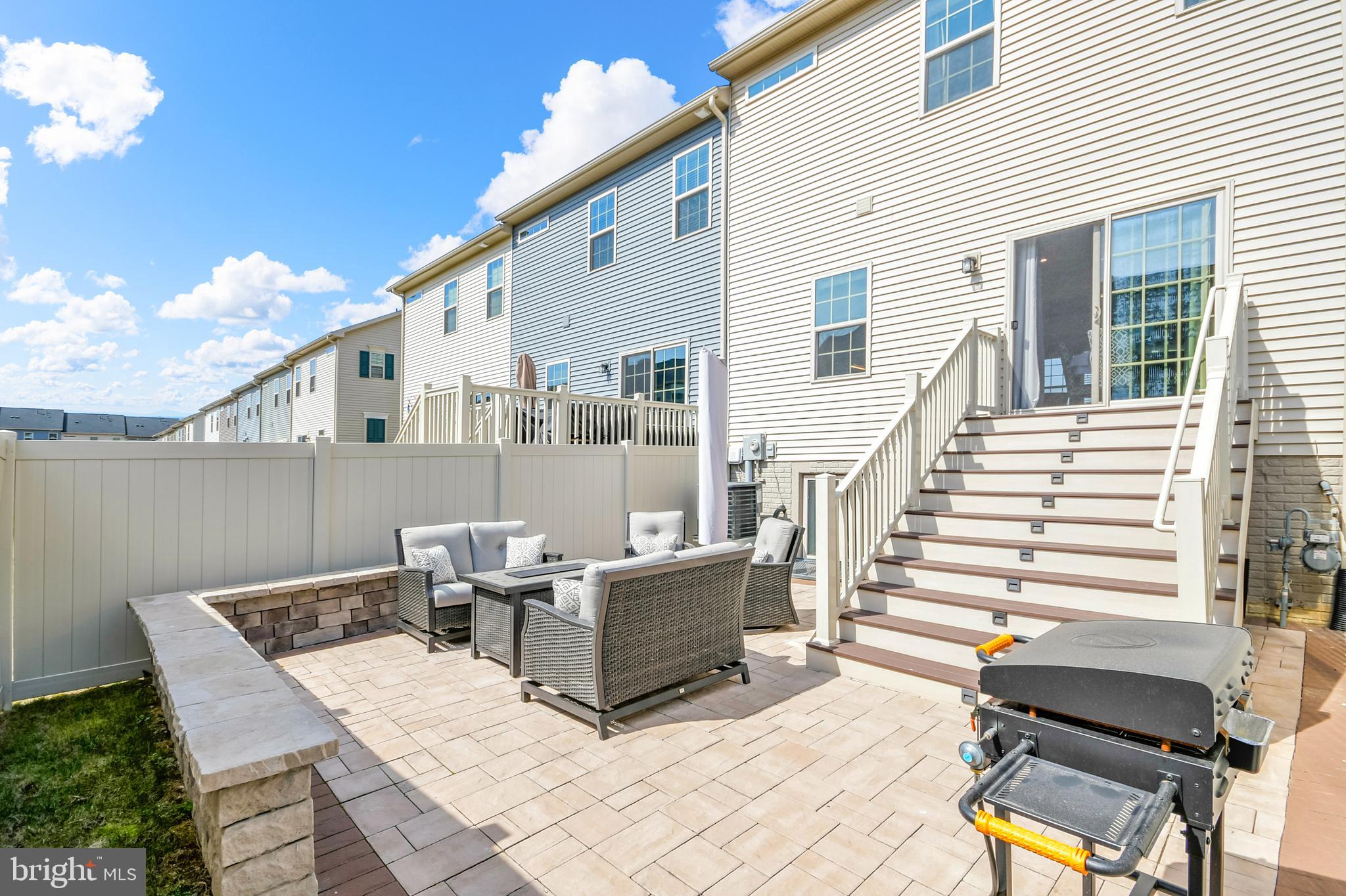 LAKE LINGANORE - Residential