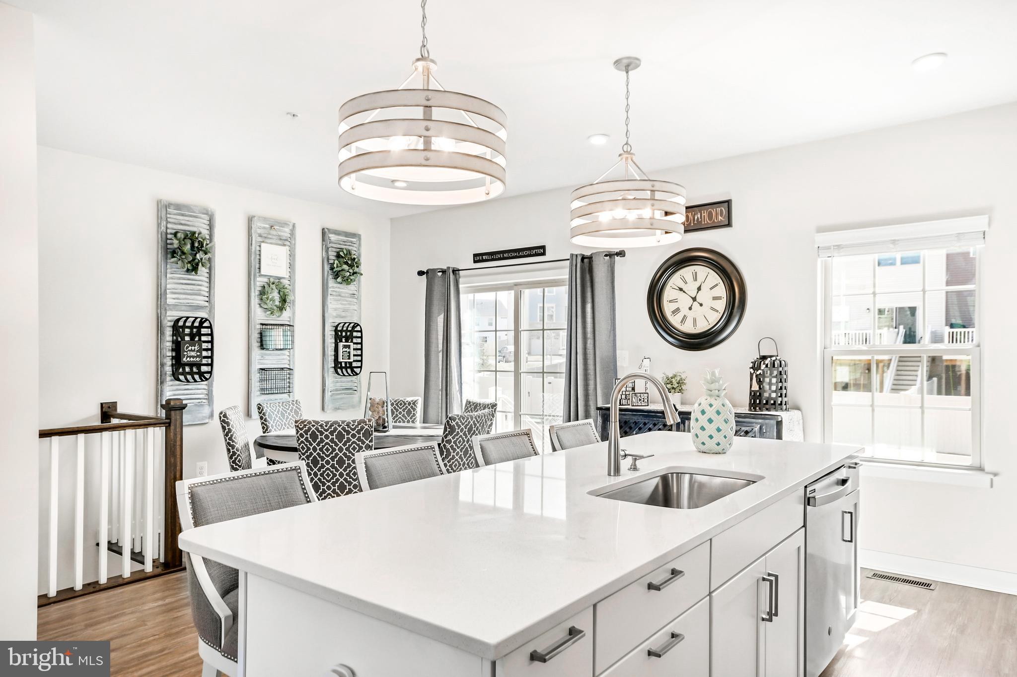 LAKE LINGANORE - Residential
