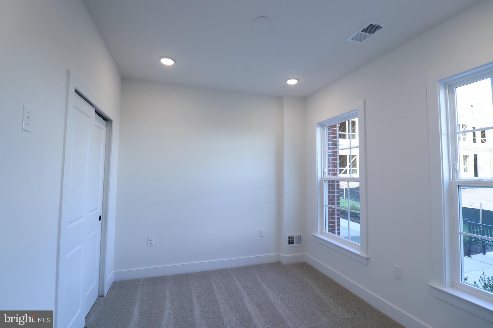 OVERLOOK AT FAIRFAX BOULEVARD - Residential Lease