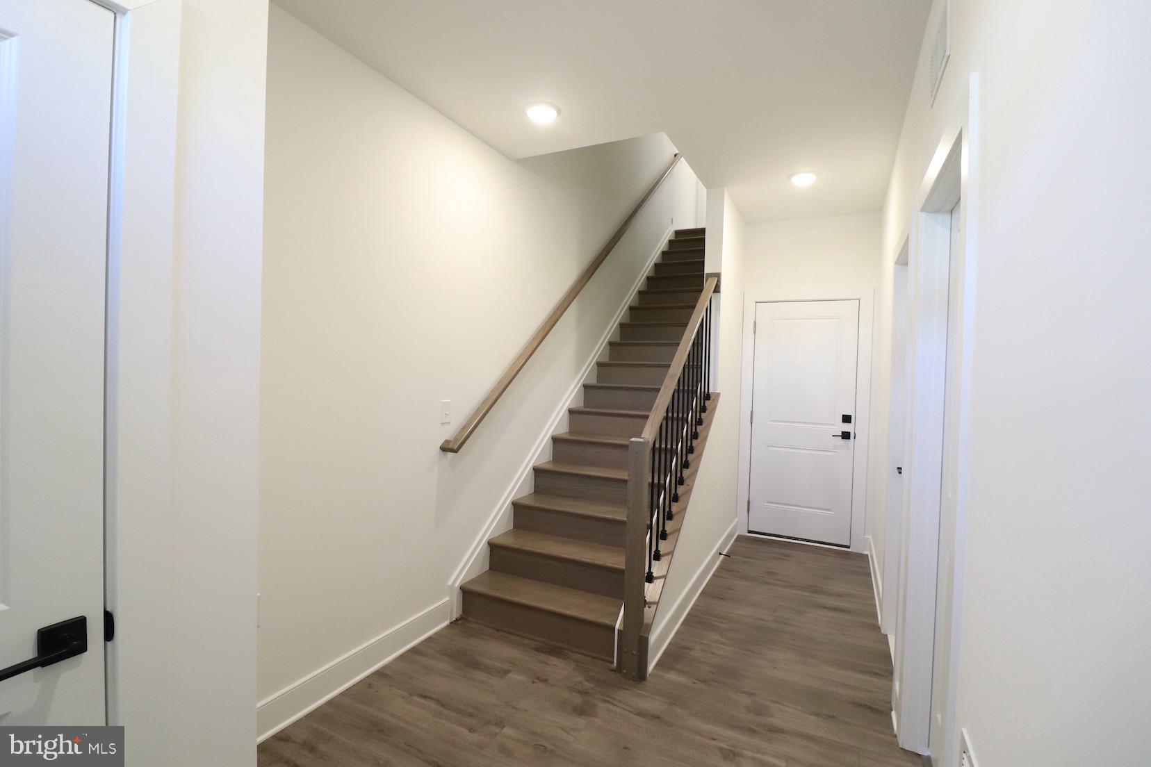 OVERLOOK AT FAIRFAX BOULEVARD - Residential Lease