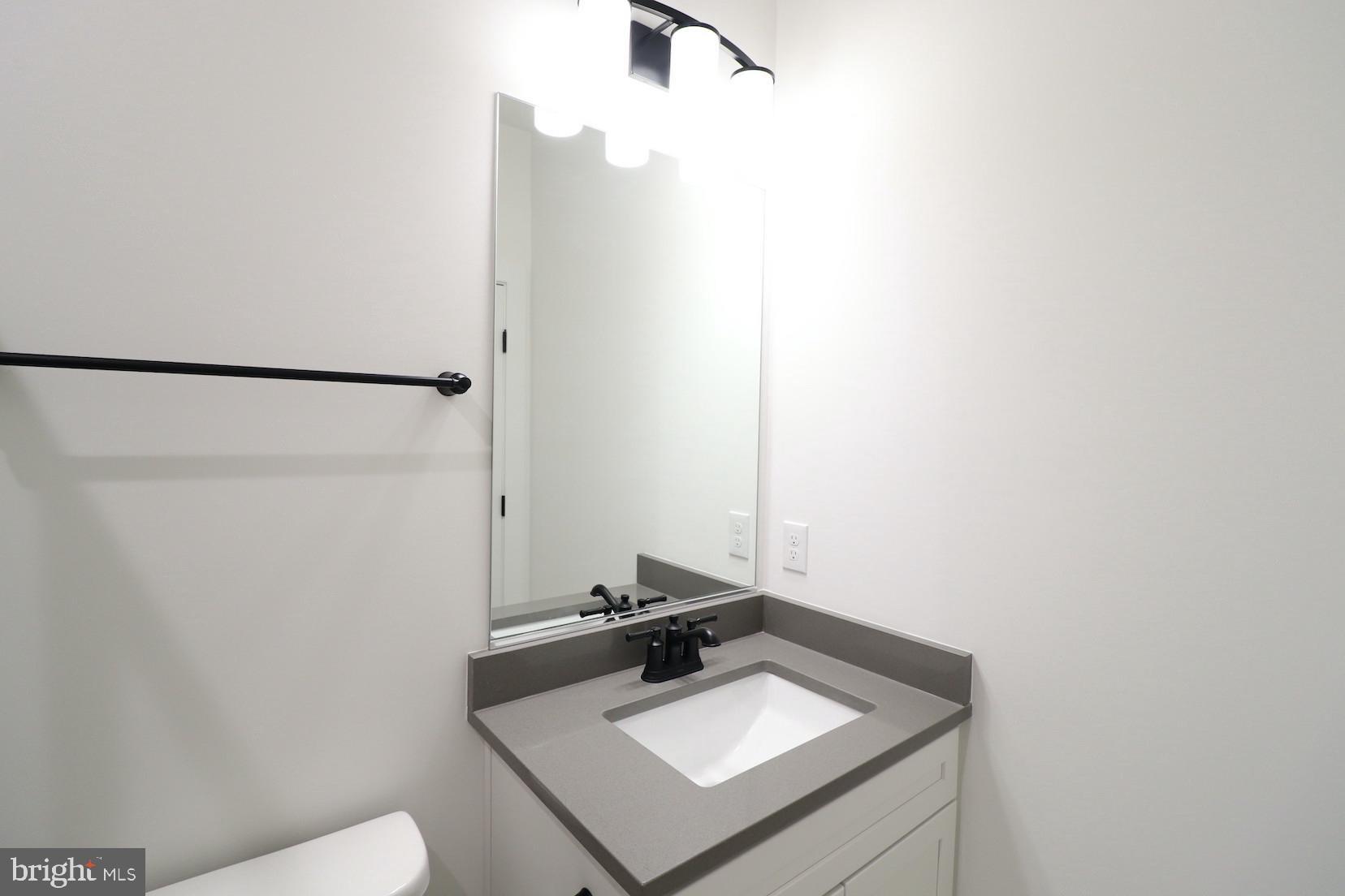 OVERLOOK AT FAIRFAX BOULEVARD - Residential Lease