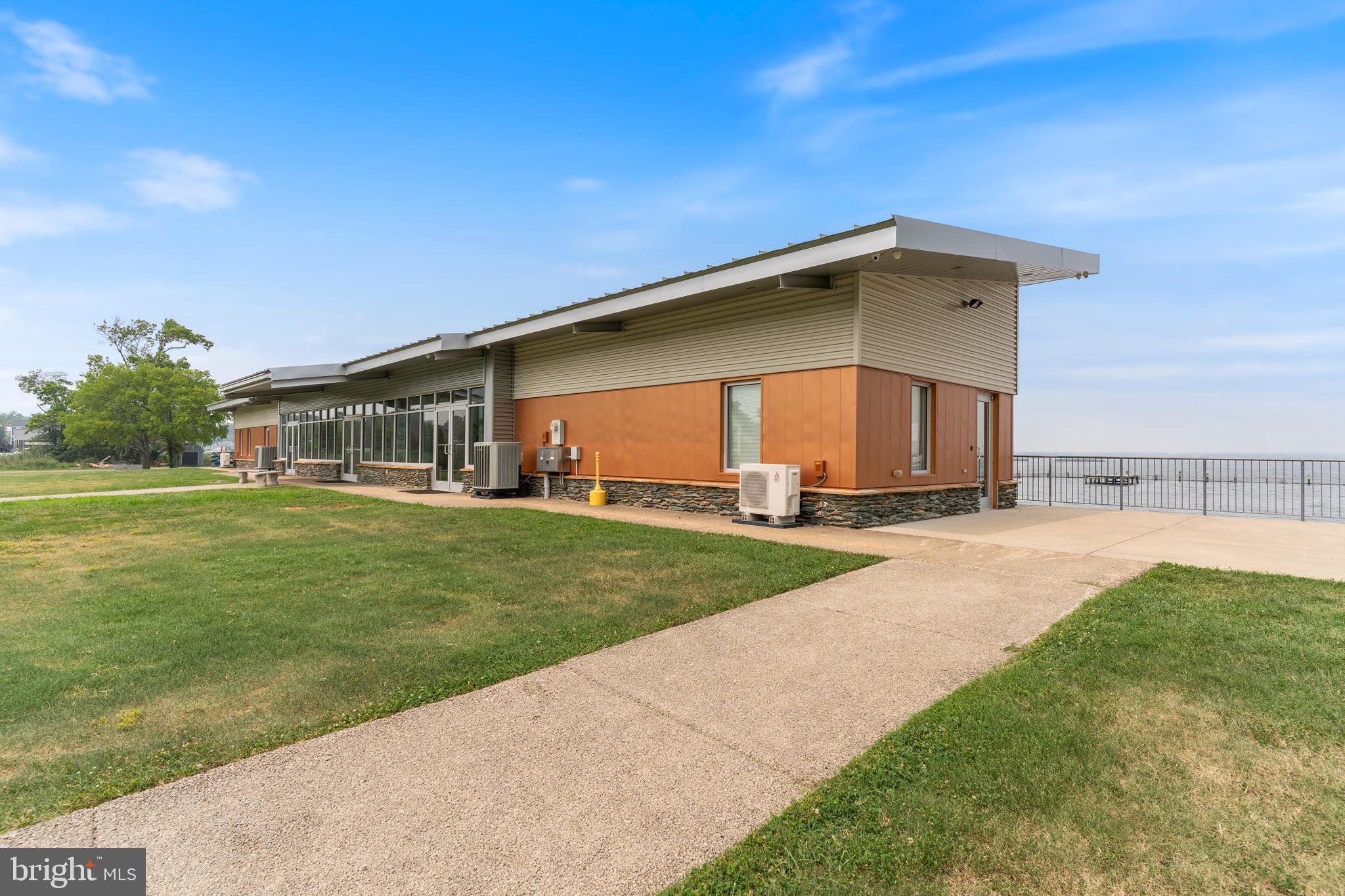 SELBY ON THE BAY - Residential
