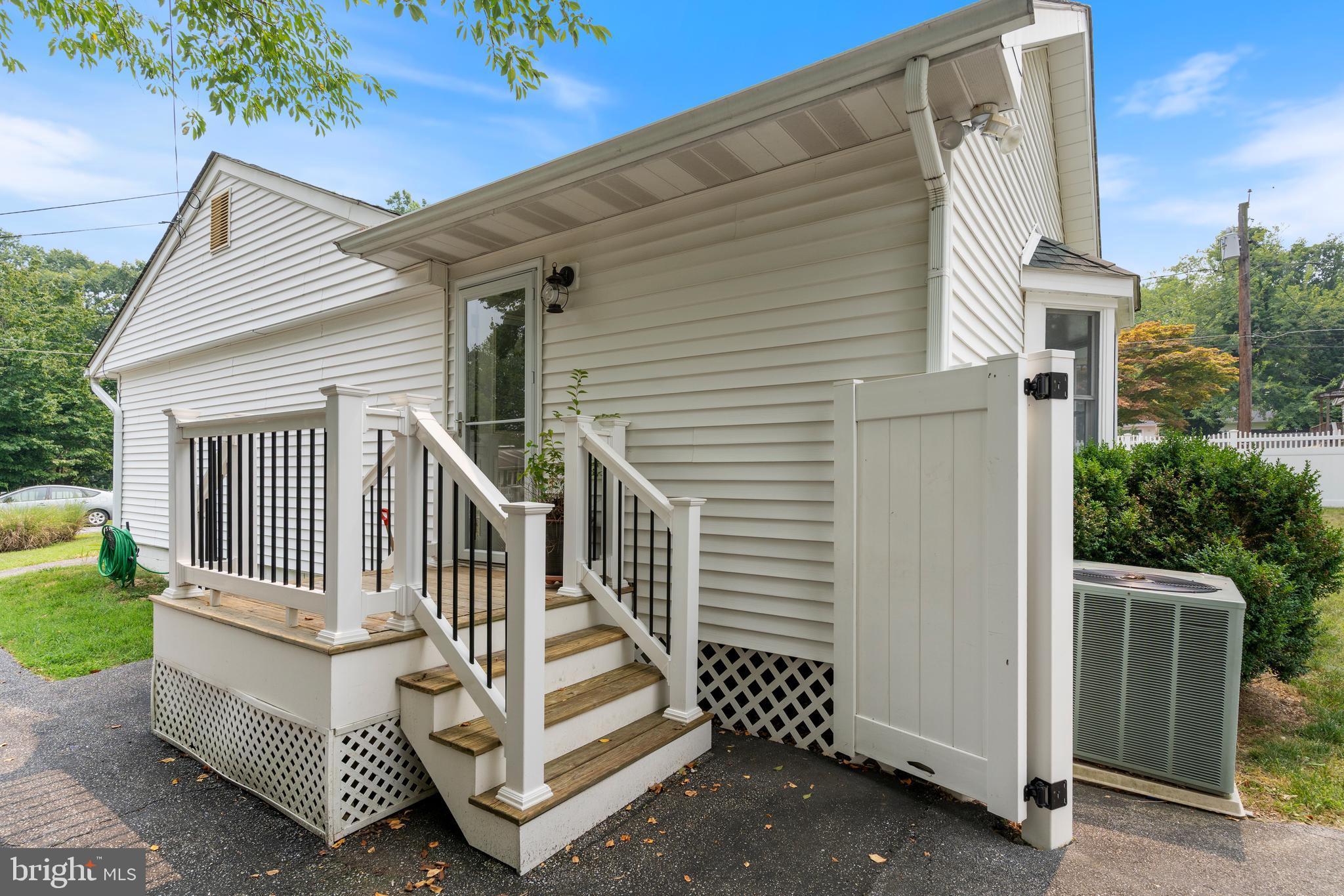SELBY ON THE BAY - Residential