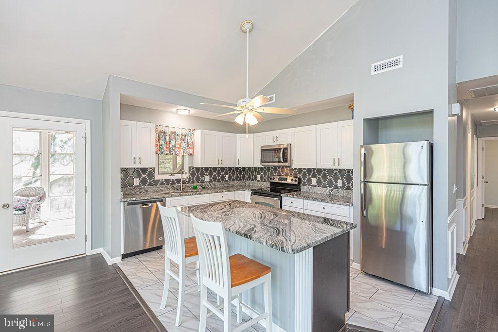 OCEAN PINES - BAY COLONY - Residential