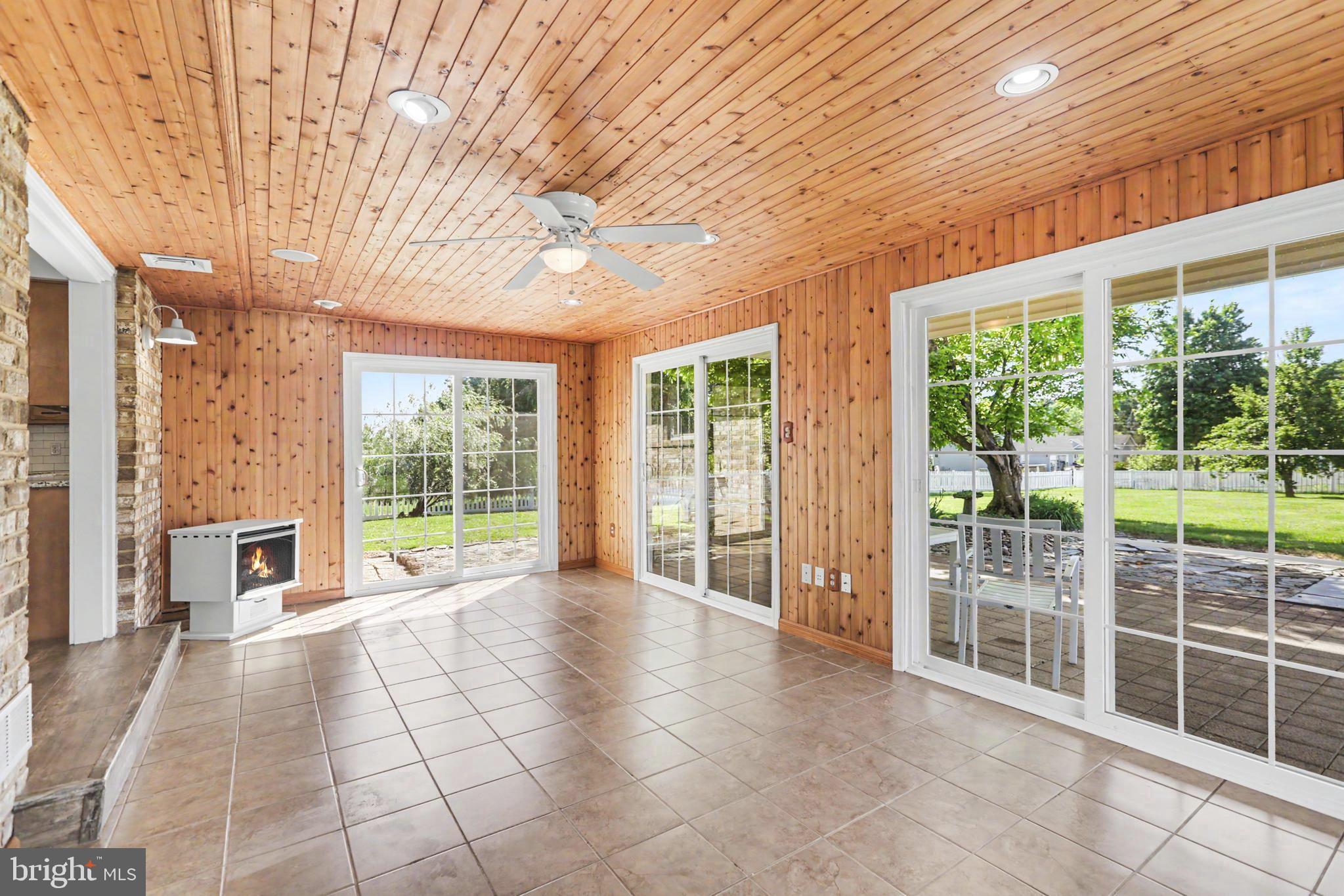 LAKE MEADE - Residential