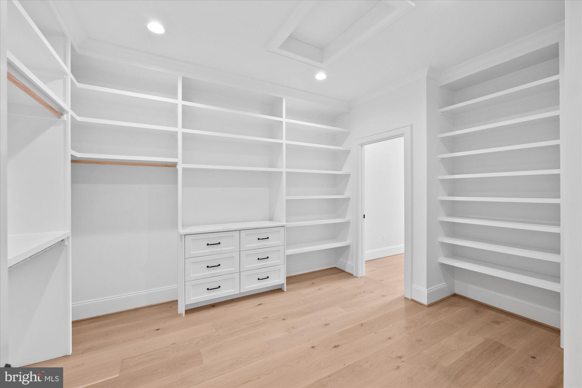 MONTOUR HEIGHTS - Residential