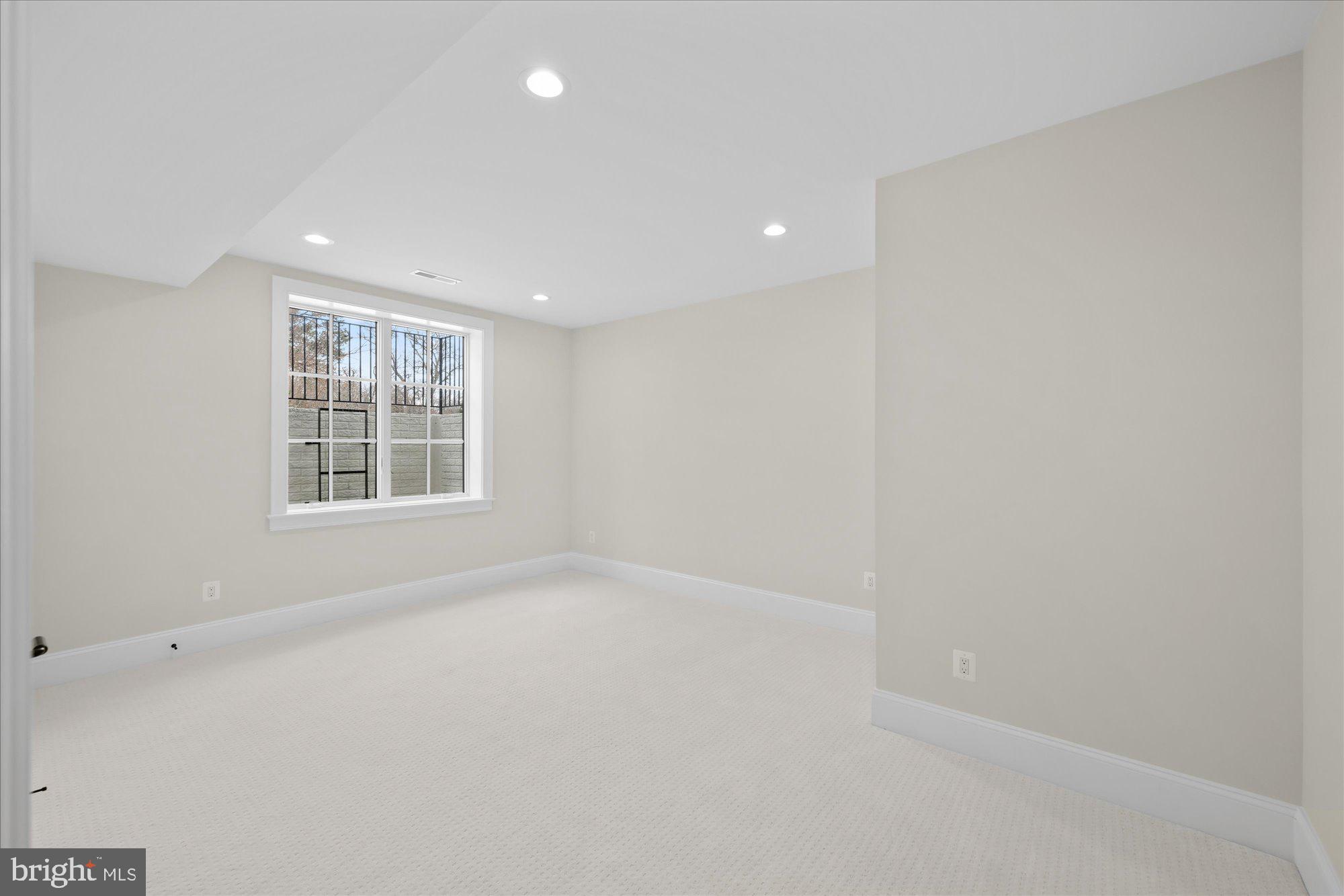 MONTOUR HEIGHTS - Residential