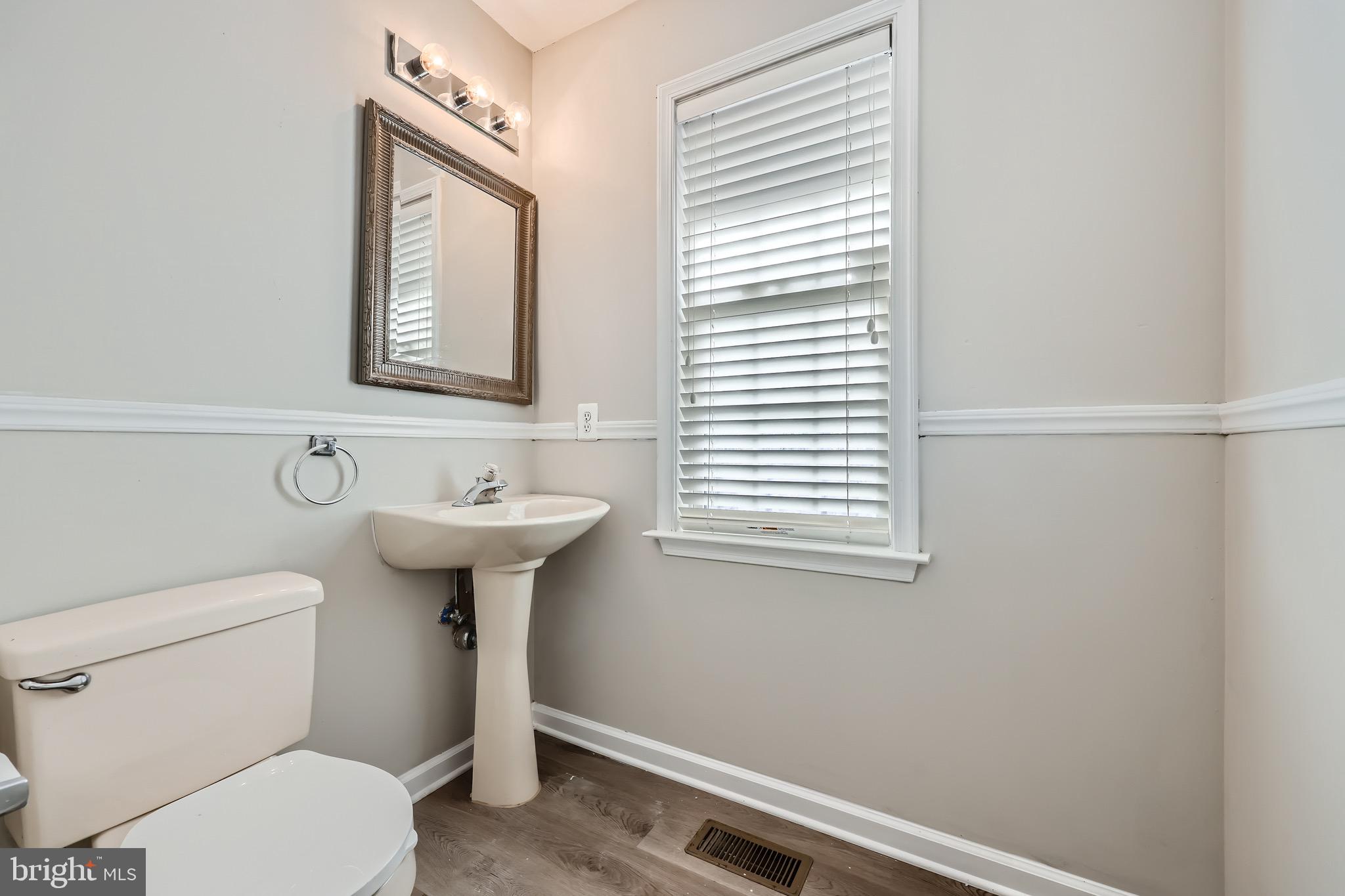 LONG BAR HARBOR - Residential Lease