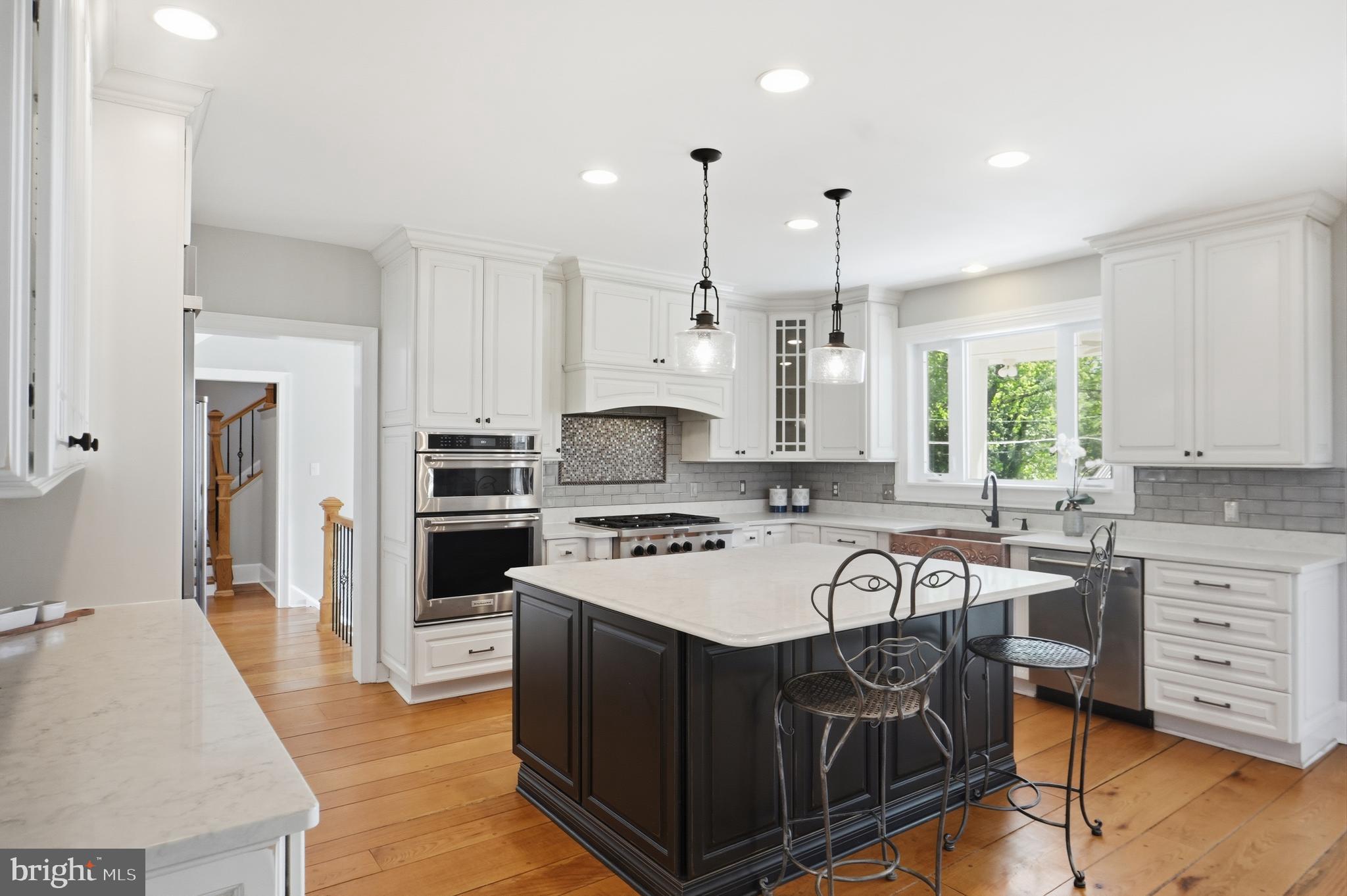 ROCKVILLE OUTSIDE - Residential