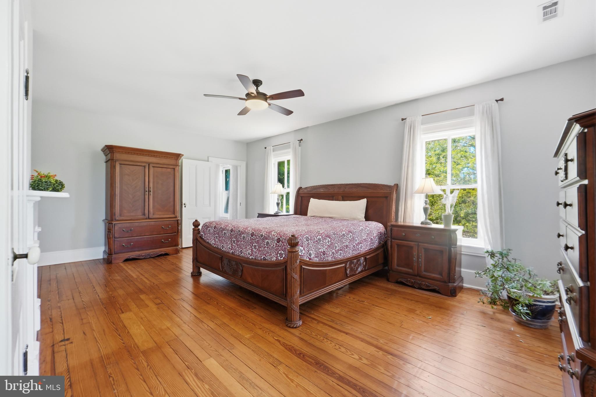 ROCKVILLE OUTSIDE - Residential