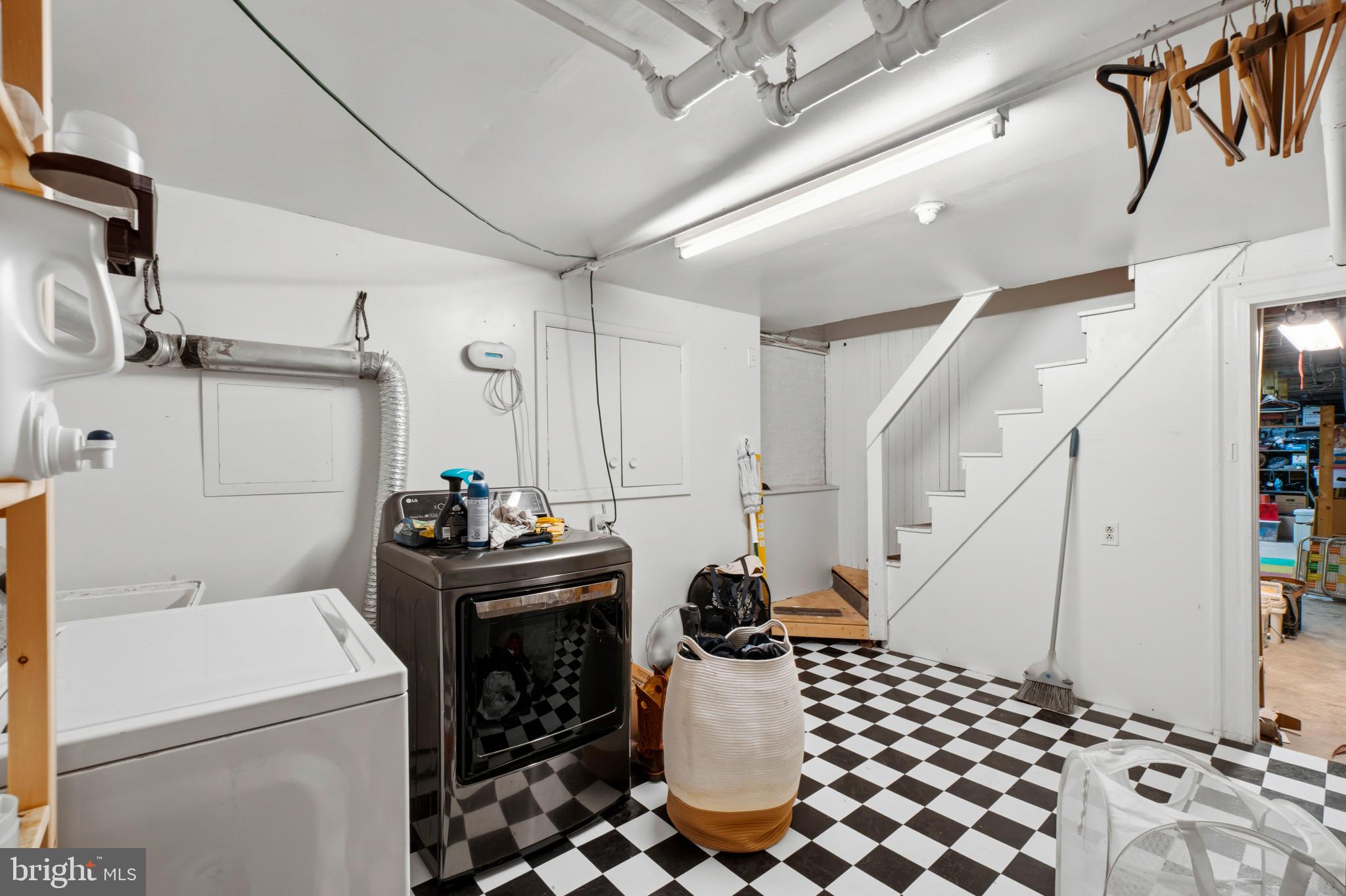 CHARLES VILLAGE - Residential