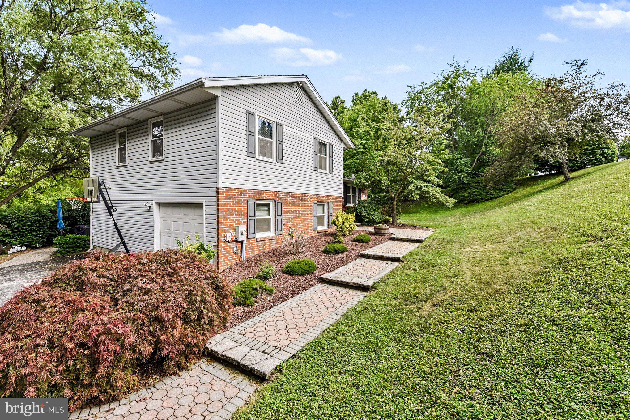 MANCHESTER FARMS - Residential