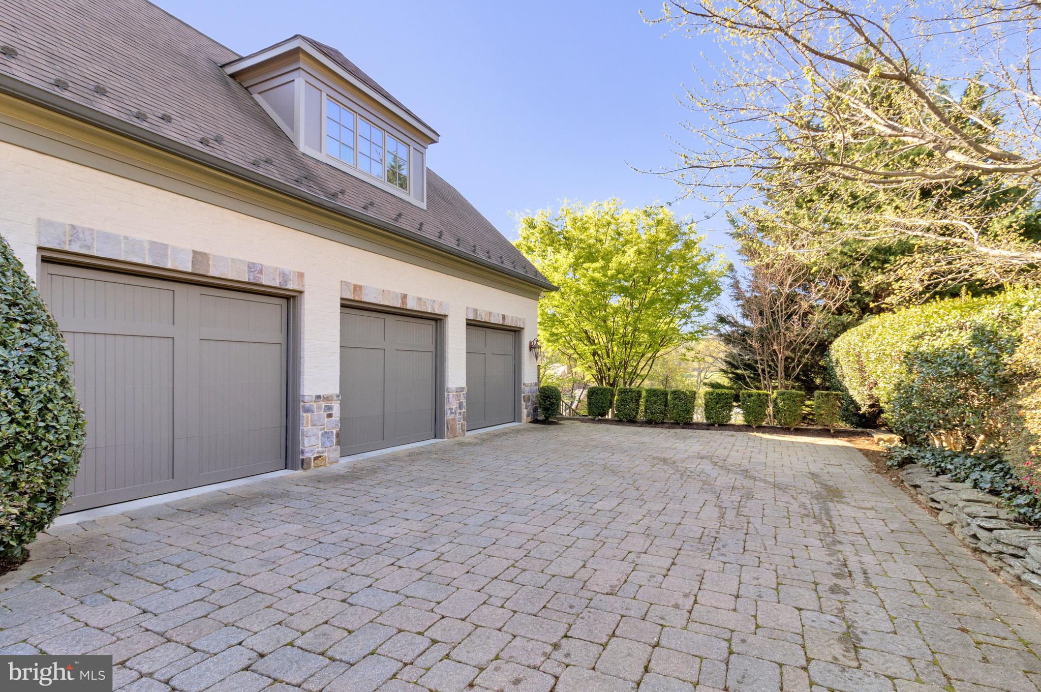 COUNTRY CLUB HILLS - Residential
