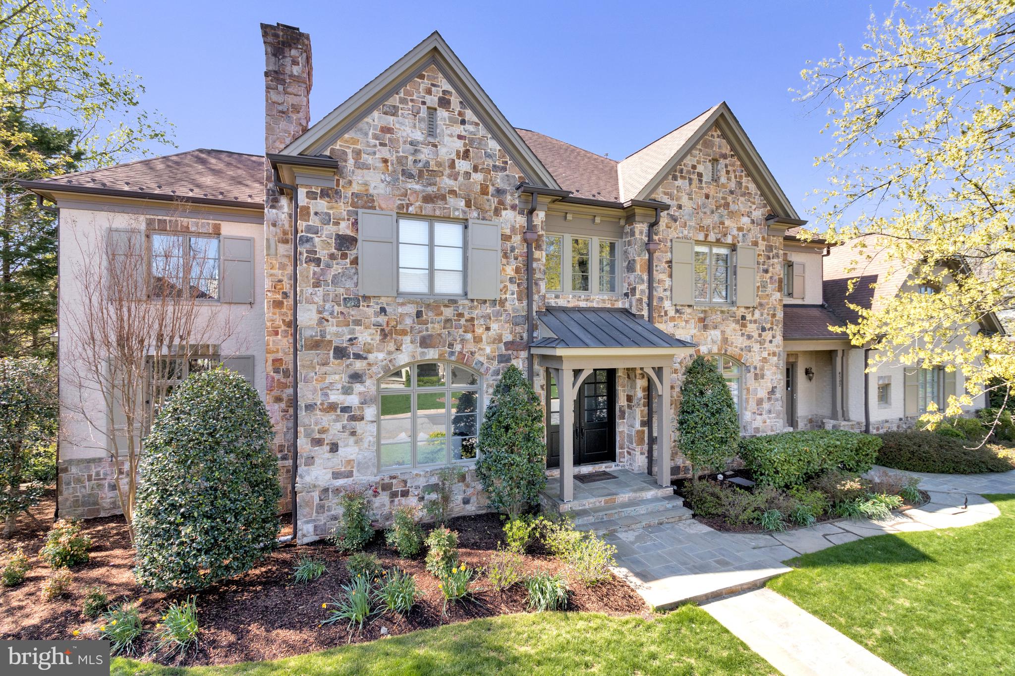 COUNTRY CLUB HILLS - Residential