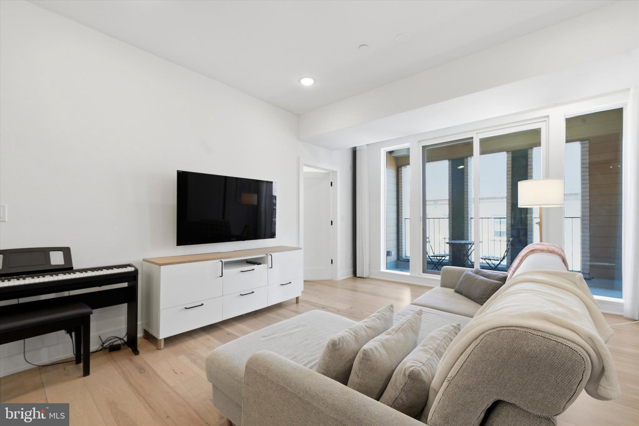 FAIRMOUNT - Residential