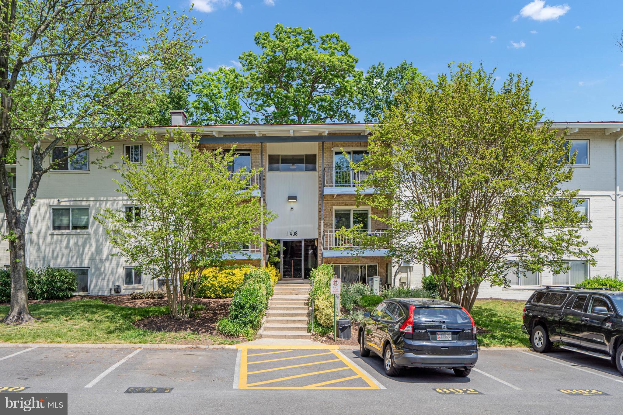 Wonderfully renovated 3rd floor Condo in a quiet Montgomery county neighborhood.  Property has been updated throughout- fresh paint, flooring, tile work and granite counters.  Great location in silver Spring close to Washington DC and Baltimore as well!