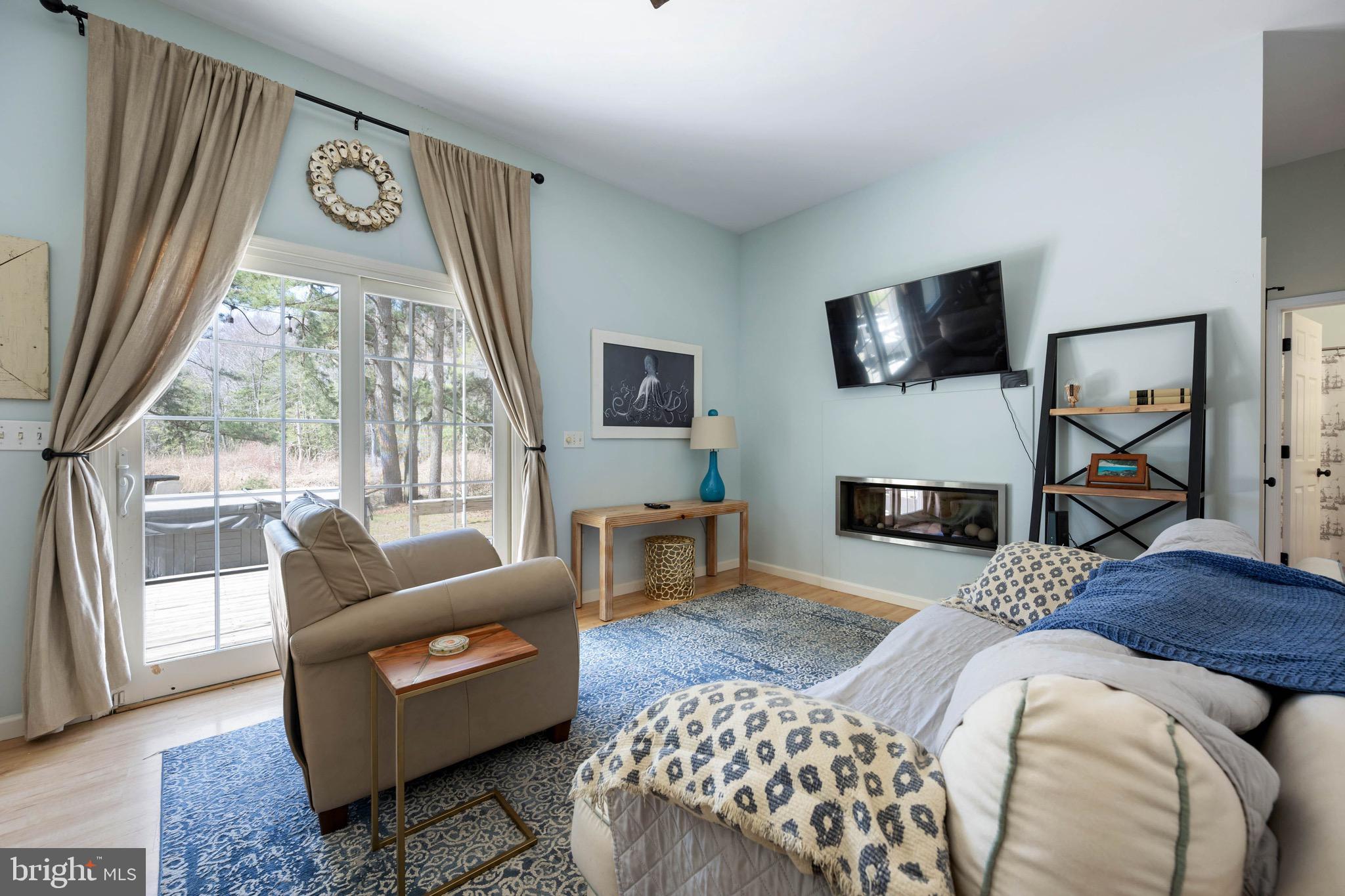 HOLIDAY HARBOR - Residential